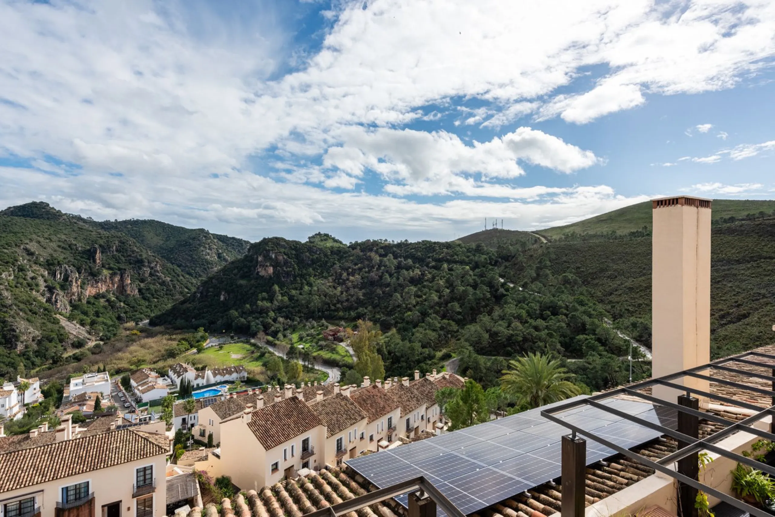 Exclusive 4-bedroom property in El Casar, Benahavís