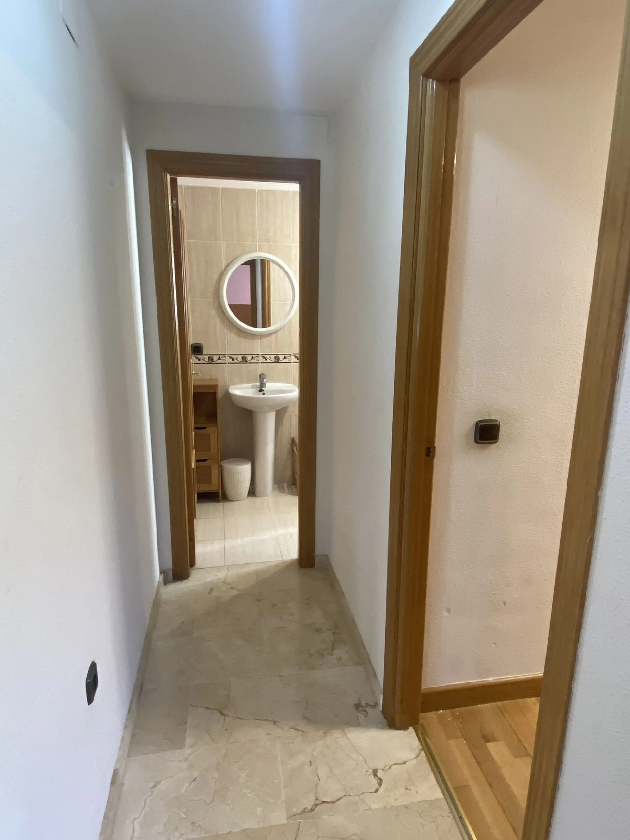 ** Spacious apartment with terrace, pool and parking – 3 bedrooms, storage room and excellent layout **