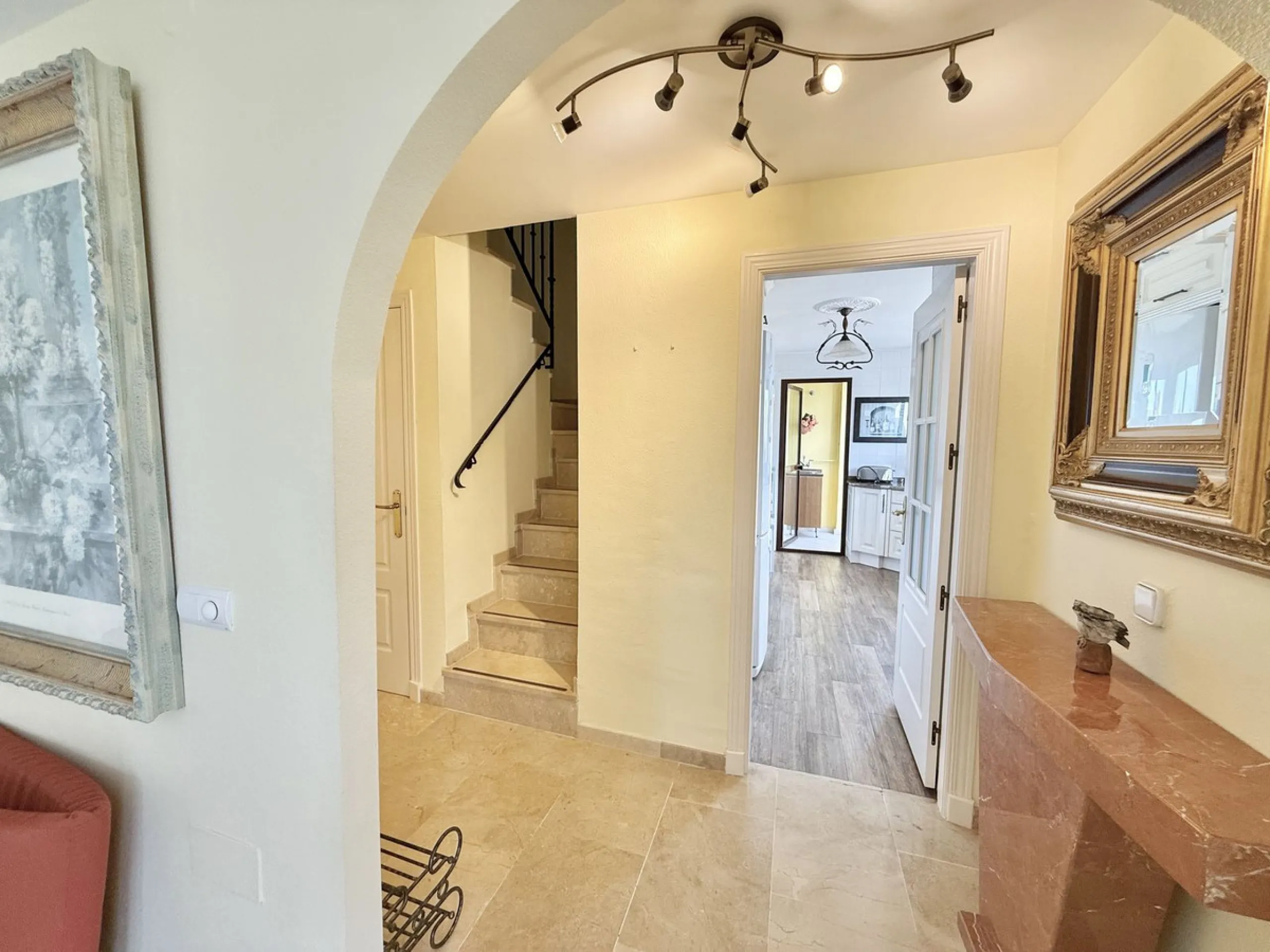 **EXCLUSIVE DUPLEX PENTHOUSE IN LAS LOMAS DE MARBELLA CLUB – PANORAMIC SEA & MOUNTAIN VIEWS**