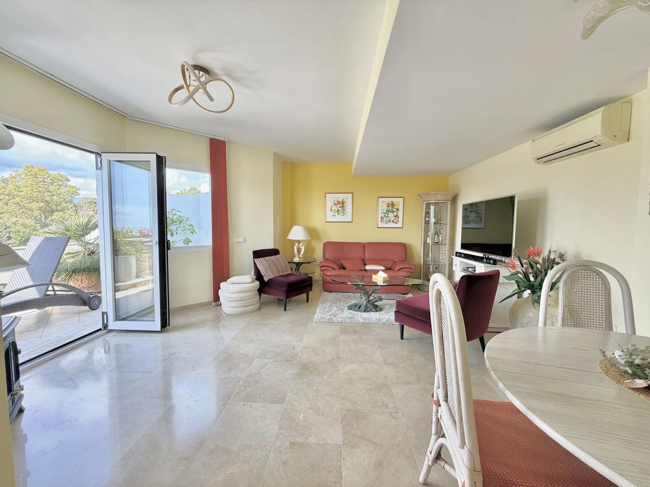 **EXCLUSIVE DUPLEX PENTHOUSE IN LAS LOMAS DE MARBELLA CLUB – PANORAMIC SEA & MOUNTAIN VIEWS**