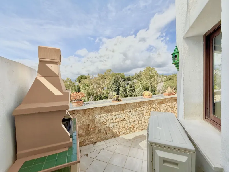 **EXCLUSIVE DUPLEX PENTHOUSE IN LAS LOMAS DE MARBELLA CLUB – PANORAMIC SEA & MOUNTAIN VIEWS**