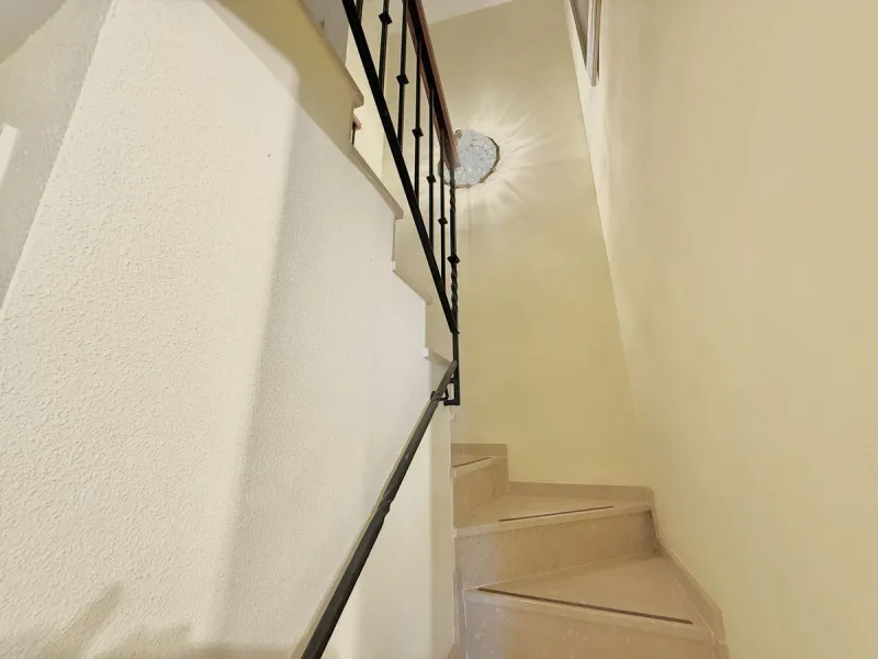 **EXCLUSIVE DUPLEX PENTHOUSE IN LAS LOMAS DE MARBELLA CLUB – PANORAMIC SEA & MOUNTAIN VIEWS**