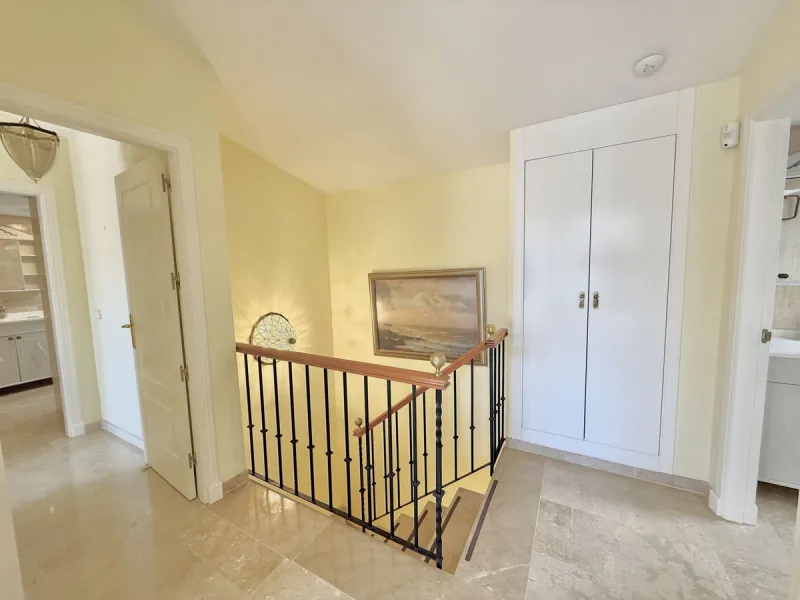**EXCLUSIVE DUPLEX PENTHOUSE IN LAS LOMAS DE MARBELLA CLUB – PANORAMIC SEA & MOUNTAIN VIEWS**
