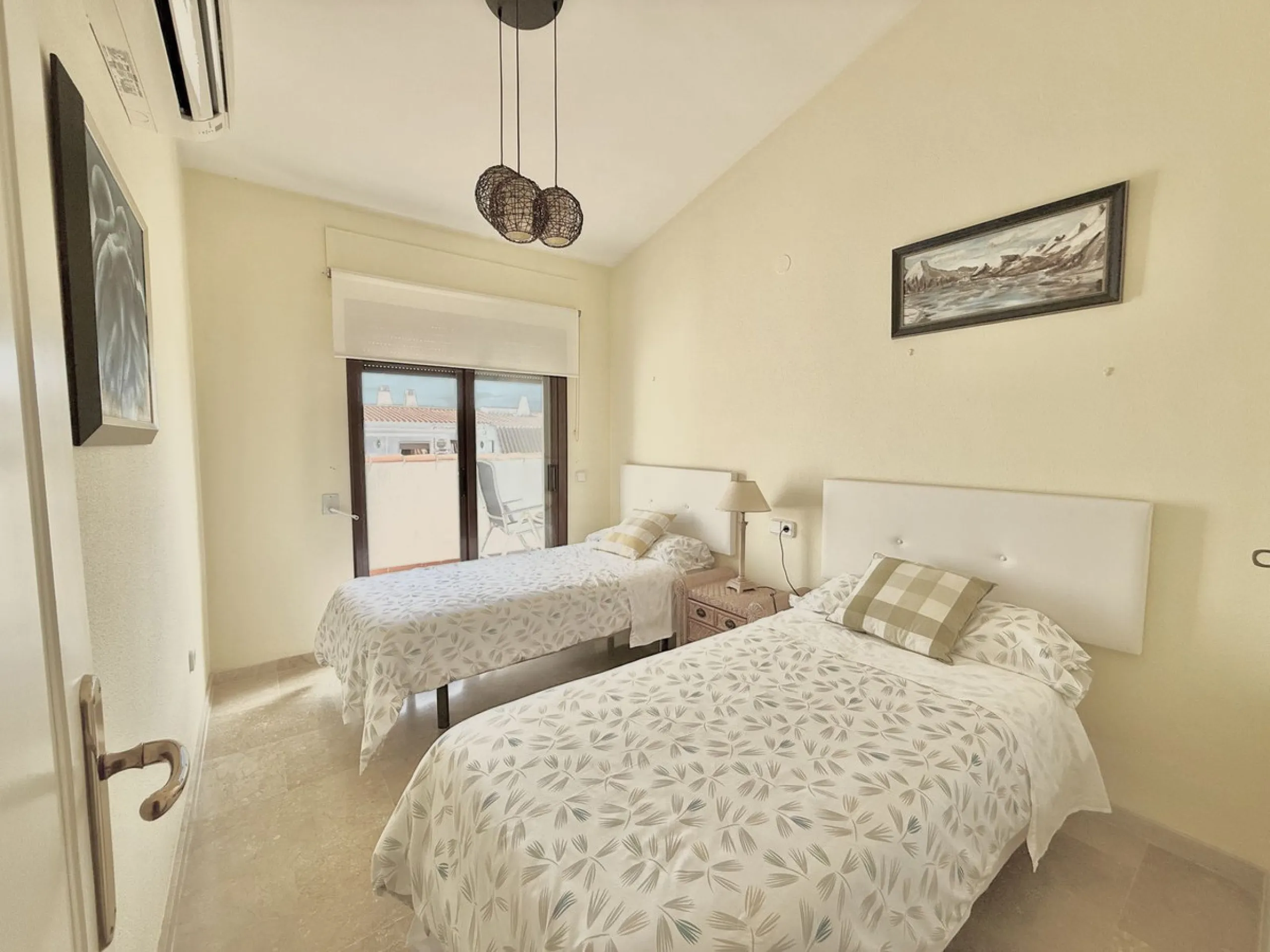**EXCLUSIVE DUPLEX PENTHOUSE IN LAS LOMAS DE MARBELLA CLUB – PANORAMIC SEA & MOUNTAIN VIEWS**