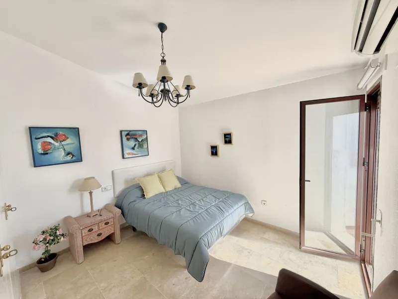 **EXCLUSIVE DUPLEX PENTHOUSE IN LAS LOMAS DE MARBELLA CLUB – PANORAMIC SEA & MOUNTAIN VIEWS**