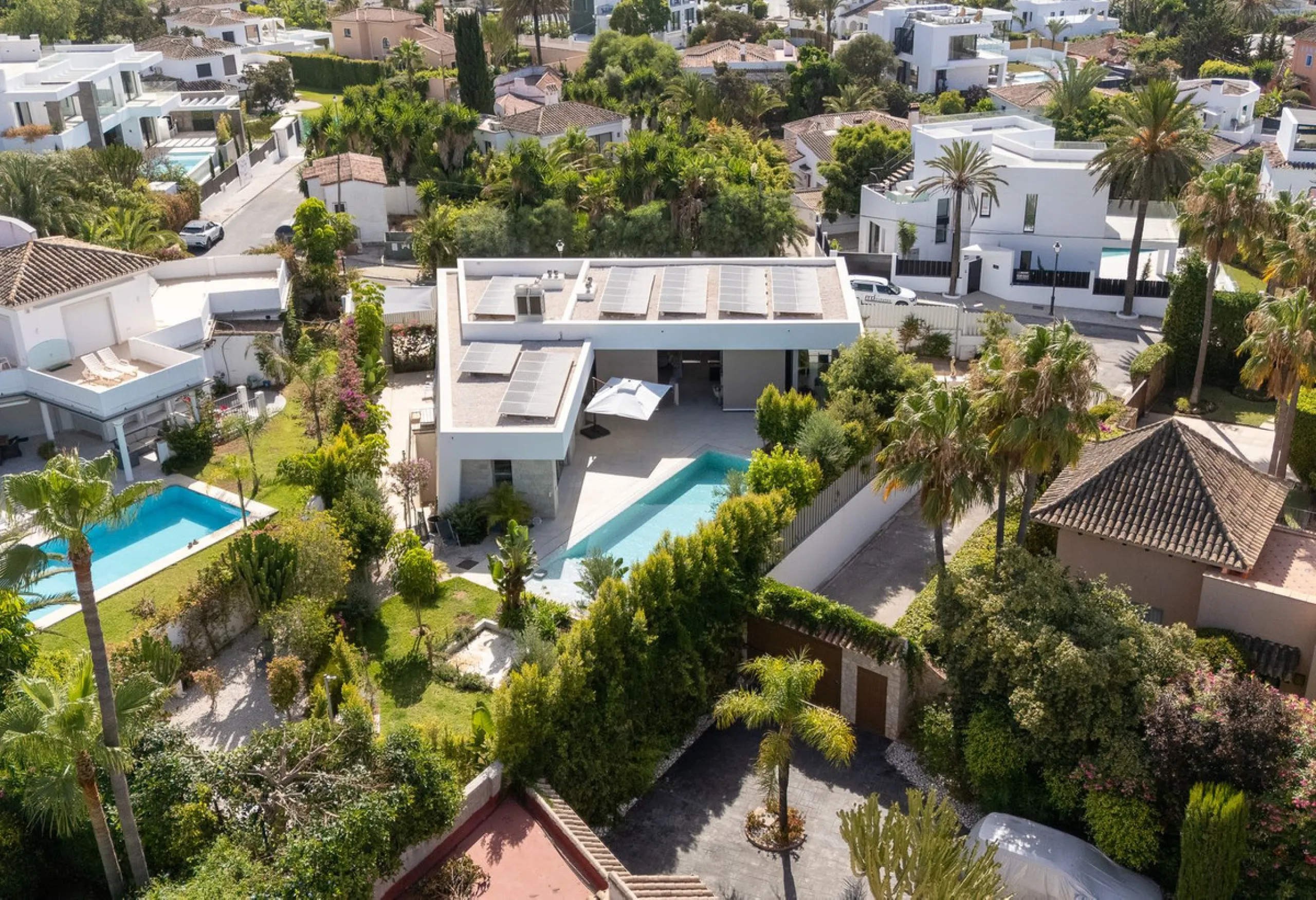 Located in the highly sought-after residential area of Marbesa, just a short stroll from the beach, this stunning villa combines contemporary design with ultimate comfort. Built in 2023 and completed in 2024 to the highest standards, it offers everything 