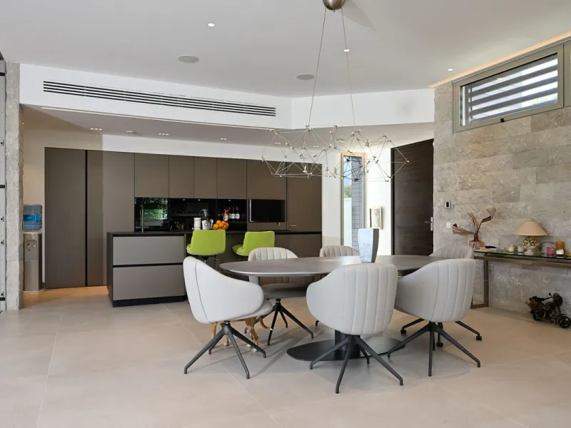Located in the highly sought-after residential area of Marbesa, just a short stroll from the beach, this stunning villa combines contemporary design with ultimate comfort. Built in 2023 and completed in 2024 to the highest standards, it offers everything 