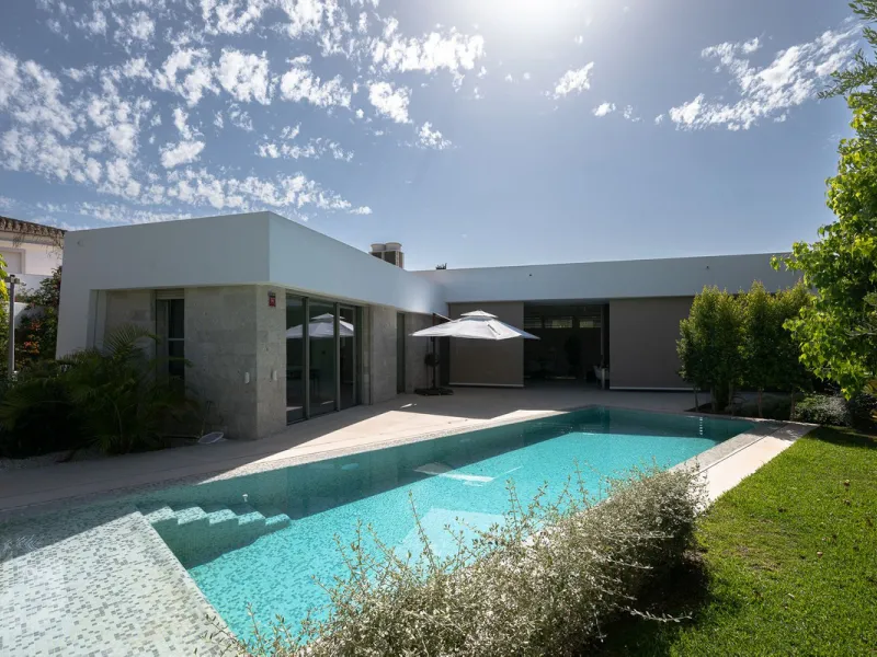 Located in the highly sought-after residential area of Marbesa, just a short stroll from the beach, this stunning villa combines contemporary design with ultimate comfort. Built in 2023 and completed in 2024 to the highest standards, it offers everything 