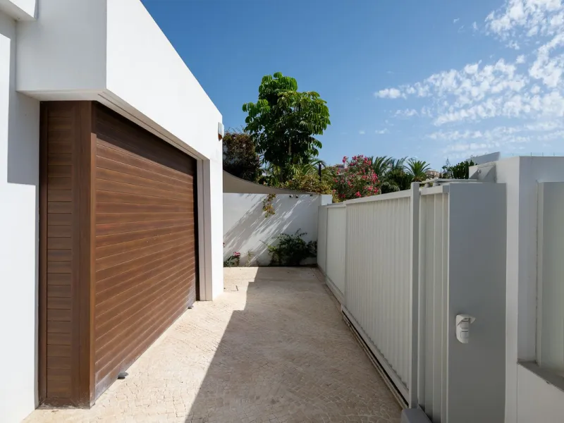 Located in the highly sought-after residential area of Marbesa, just a short stroll from the beach, this stunning villa combines contemporary design with ultimate comfort. Built in 2023 and completed in 2024 to the highest standards, it offers everything 