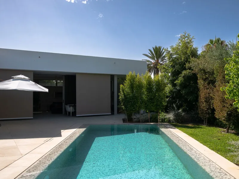 Located in the highly sought-after residential area of Marbesa, just a short stroll from the beach, this stunning villa combines contemporary design with ultimate comfort. Built in 2023 and completed in 2024 to the highest standards, it offers everything 