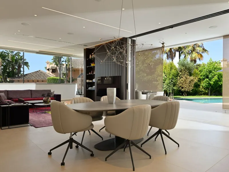 Located in the highly sought-after residential area of Marbesa, just a short stroll from the beach, this stunning villa combines contemporary design with ultimate comfort. Built in 2023 and completed in 2024 to the highest standards, it offers everything 