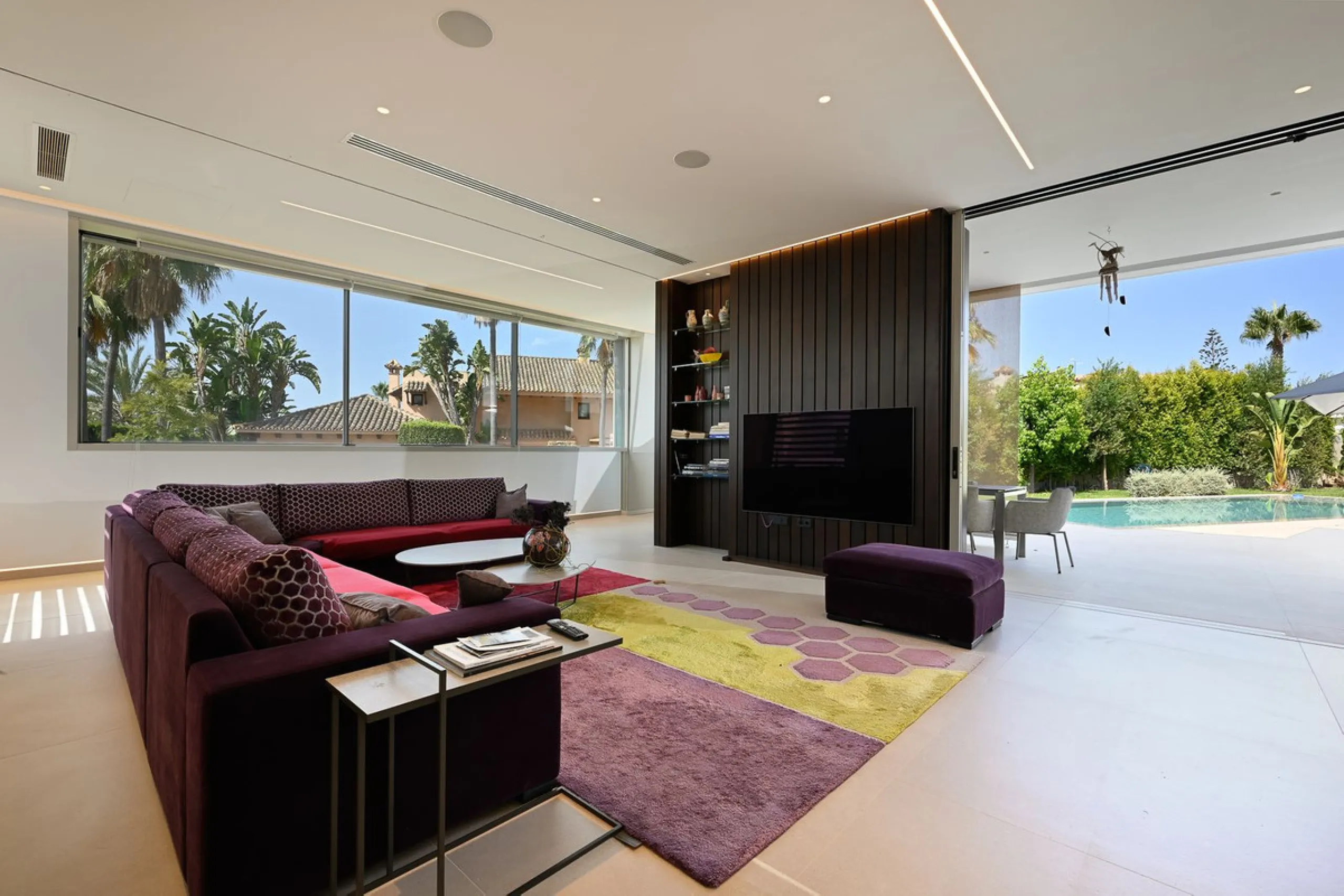 Located in the highly sought-after residential area of Marbesa, just a short stroll from the beach, this stunning villa combines contemporary design with ultimate comfort. Built in 2023 and completed in 2024 to the highest standards, it offers everything 