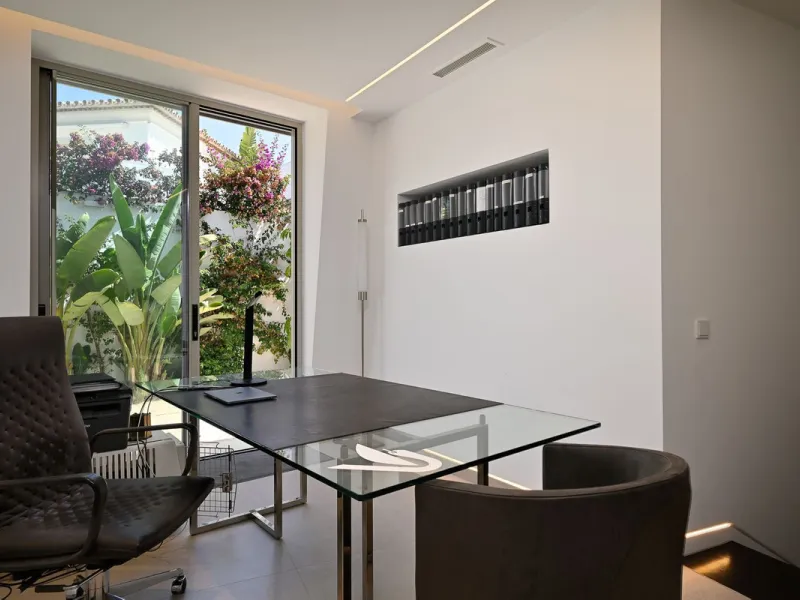 Located in the highly sought-after residential area of Marbesa, just a short stroll from the beach, this stunning villa combines contemporary design with ultimate comfort. Built in 2023 and completed in 2024 to the highest standards, it offers everything 