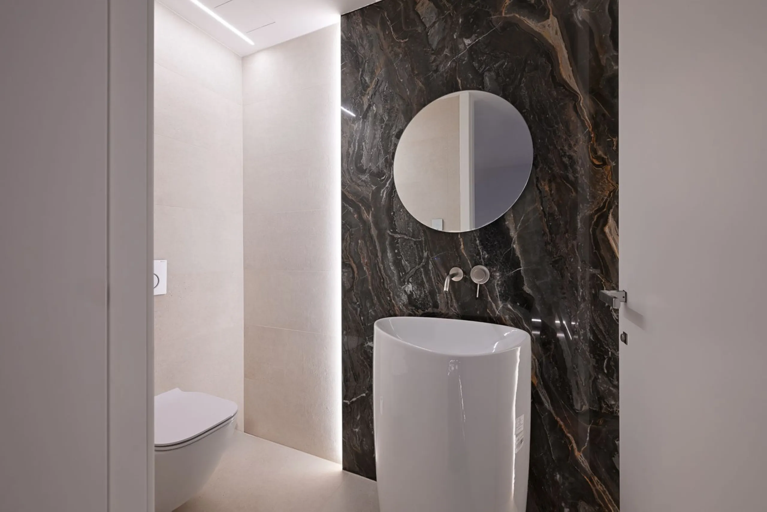 Located in the highly sought-after residential area of Marbesa, just a short stroll from the beach, this stunning villa combines contemporary design with ultimate comfort. Built in 2023 and completed in 2024 to the highest standards, it offers everything 