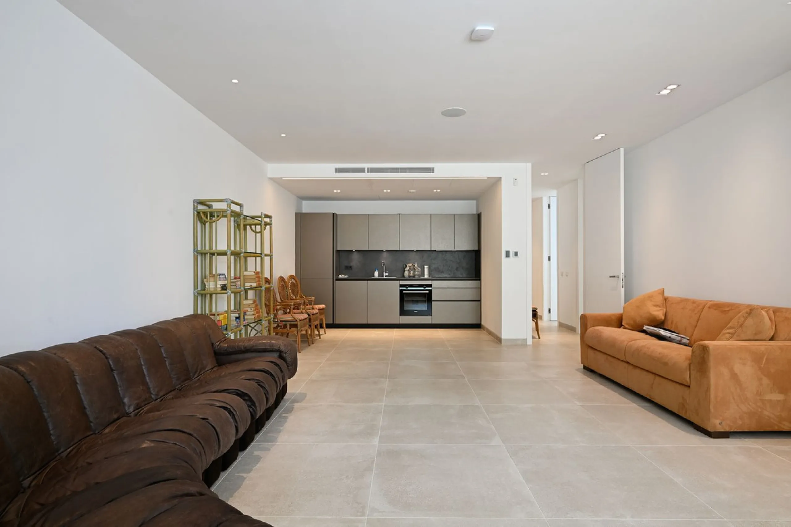 Located in the highly sought-after residential area of Marbesa, just a short stroll from the beach, this stunning villa combines contemporary design with ultimate comfort. Built in 2023 and completed in 2024 to the highest standards, it offers everything 