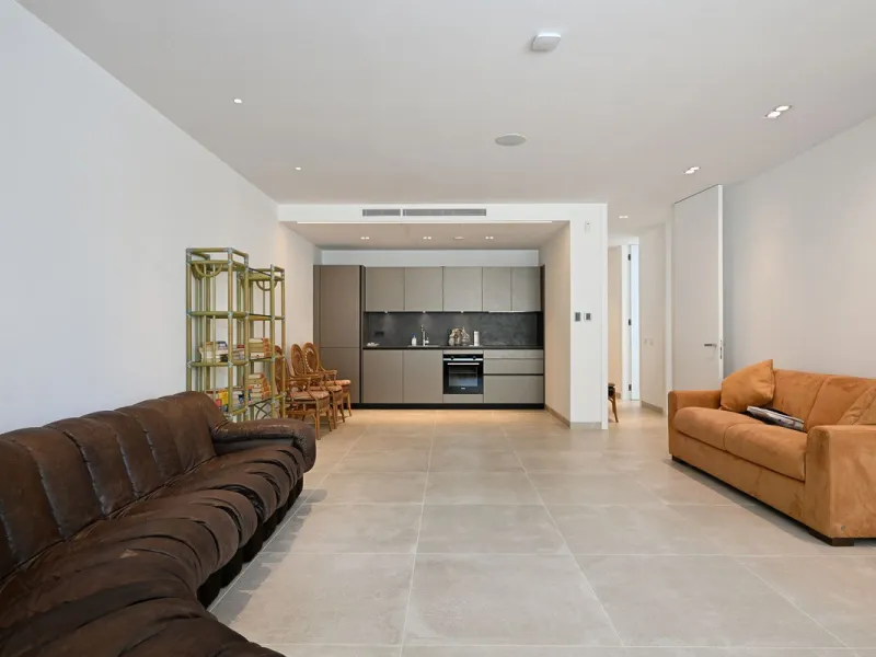 Located in the highly sought-after residential area of Marbesa, just a short stroll from the beach, this stunning villa combines contemporary design with ultimate comfort. Built in 2023 and completed in 2024 to the highest standards, it offers everything 