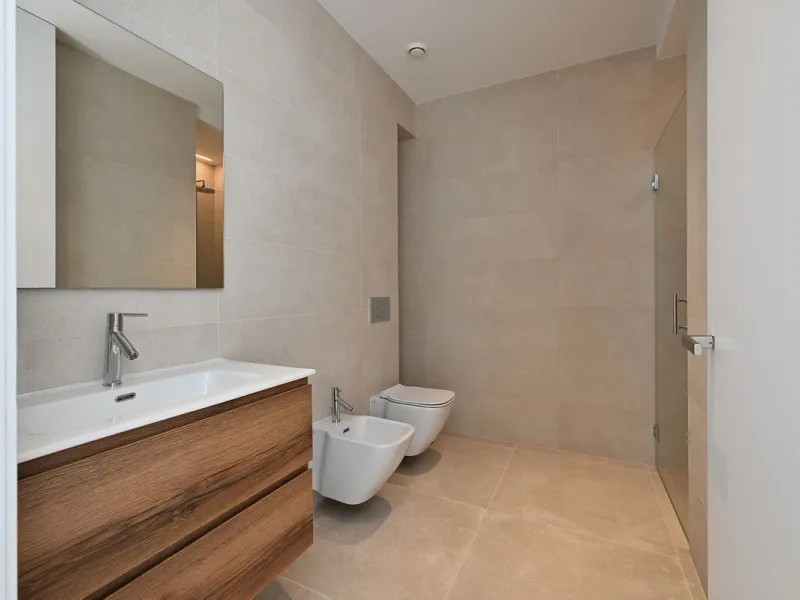 Located in the highly sought-after residential area of Marbesa, just a short stroll from the beach, this stunning villa combines contemporary design with ultimate comfort. Built in 2023 and completed in 2024 to the highest standards, it offers everything 