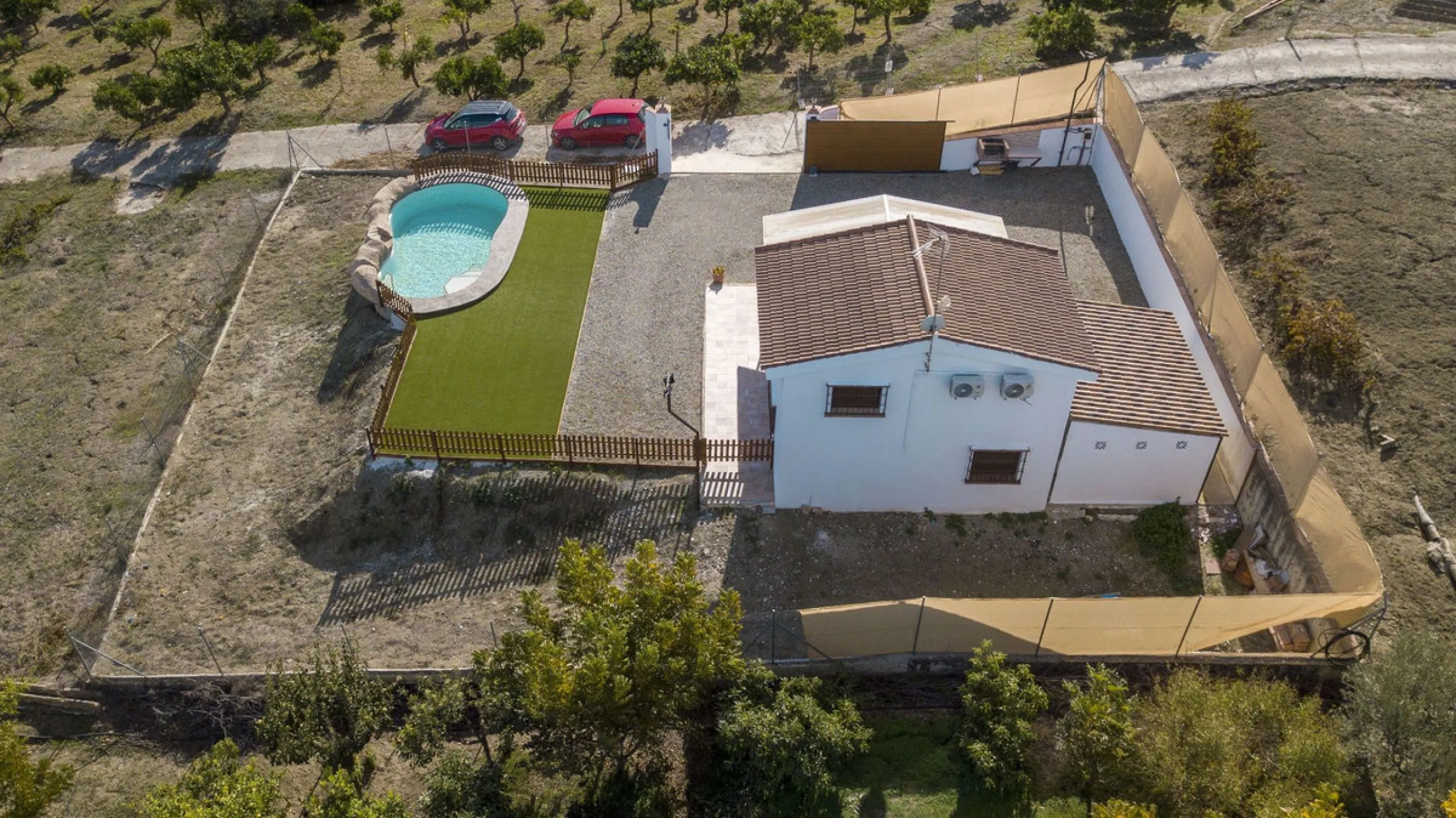 House - Finca - Cortijo в продаже в Coín, Málaga. В доме 3 спален и 2 ванных комнат. Площадь дома 71 м². Площадь участка 929 м²