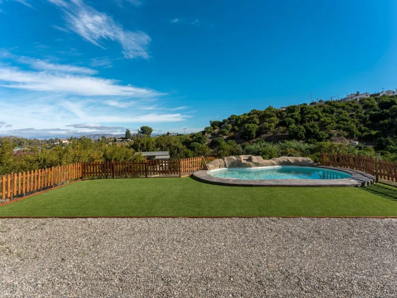 House - Finca - Cortijo в продаже в Coín, Málaga. В доме 3 спален и 2 ванных комнат. Площадь дома 71 м². Площадь участка 929 м²