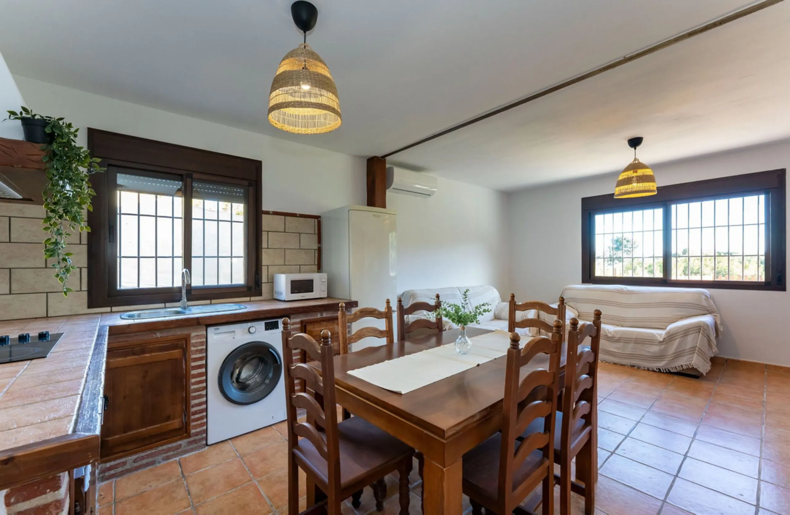House - Finca - Cortijo в продаже в Coín, Málaga. В доме 3 спален и 2 ванных комнат. Площадь дома 71 м². Площадь участка 929 м²