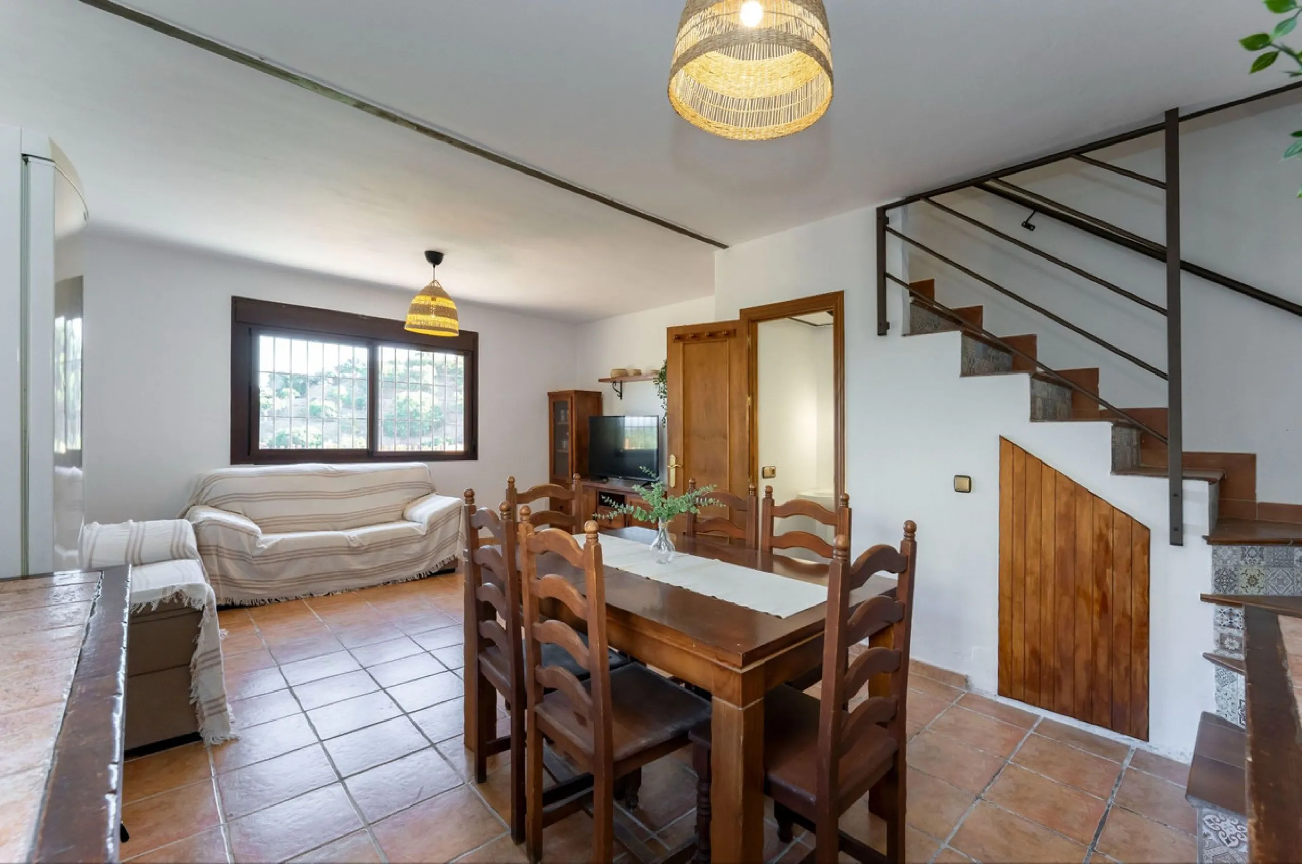 House - Finca - Cortijo в продаже в Coín, Málaga. В доме 3 спален и 2 ванных комнат. Площадь дома 71 м². Площадь участка 929 м²