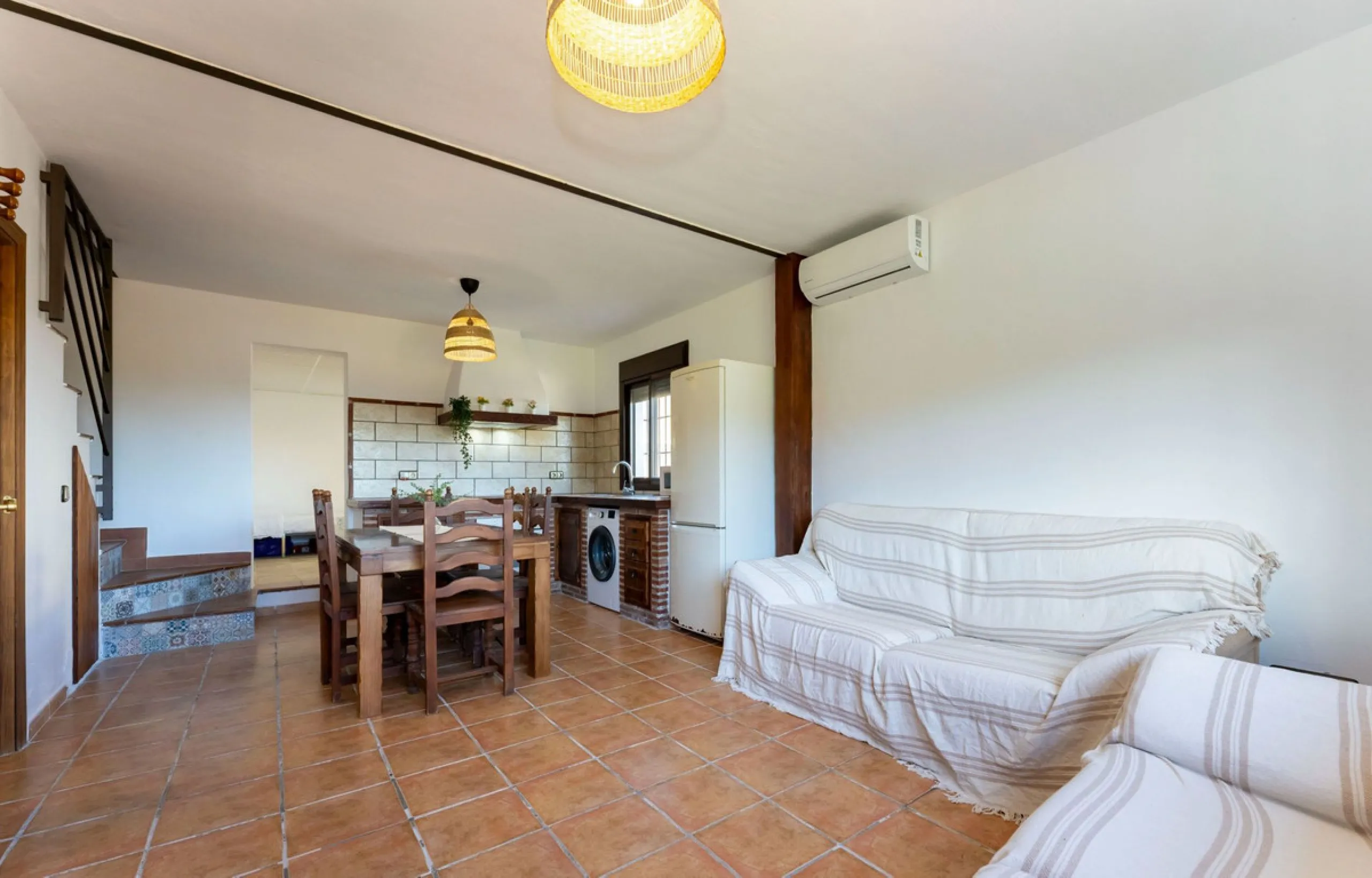 House - Finca - Cortijo в продаже в Coín, Málaga. В доме 3 спален и 2 ванных комнат. Площадь дома 71 м². Площадь участка 929 м²