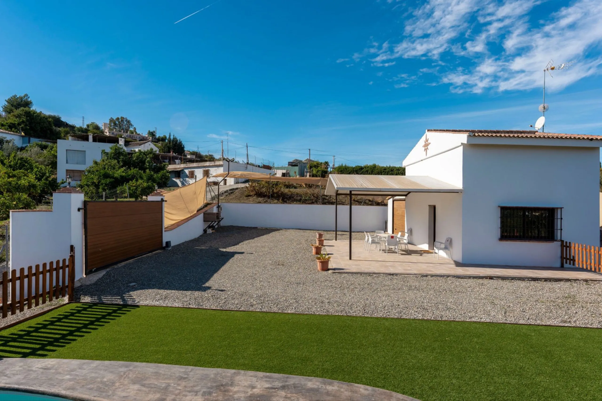 House - Finca - Cortijo в продаже в Coín, Málaga. В доме 3 спален и 2 ванных комнат. Площадь дома 71 м². Площадь участка 929 м²