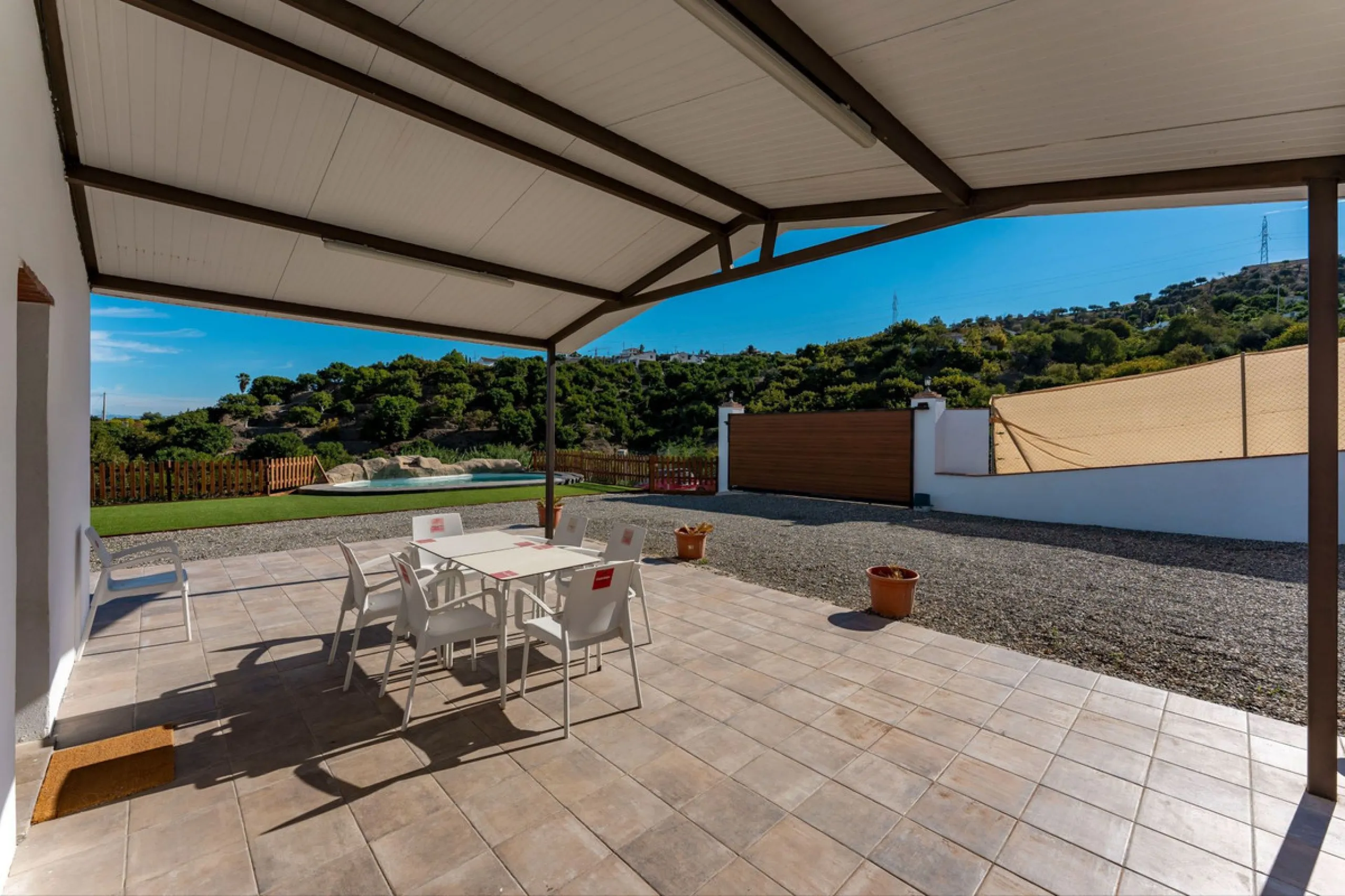 House - Finca - Cortijo в продаже в Coín, Málaga. В доме 3 спален и 2 ванных комнат. Площадь дома 71 м². Площадь участка 929 м²