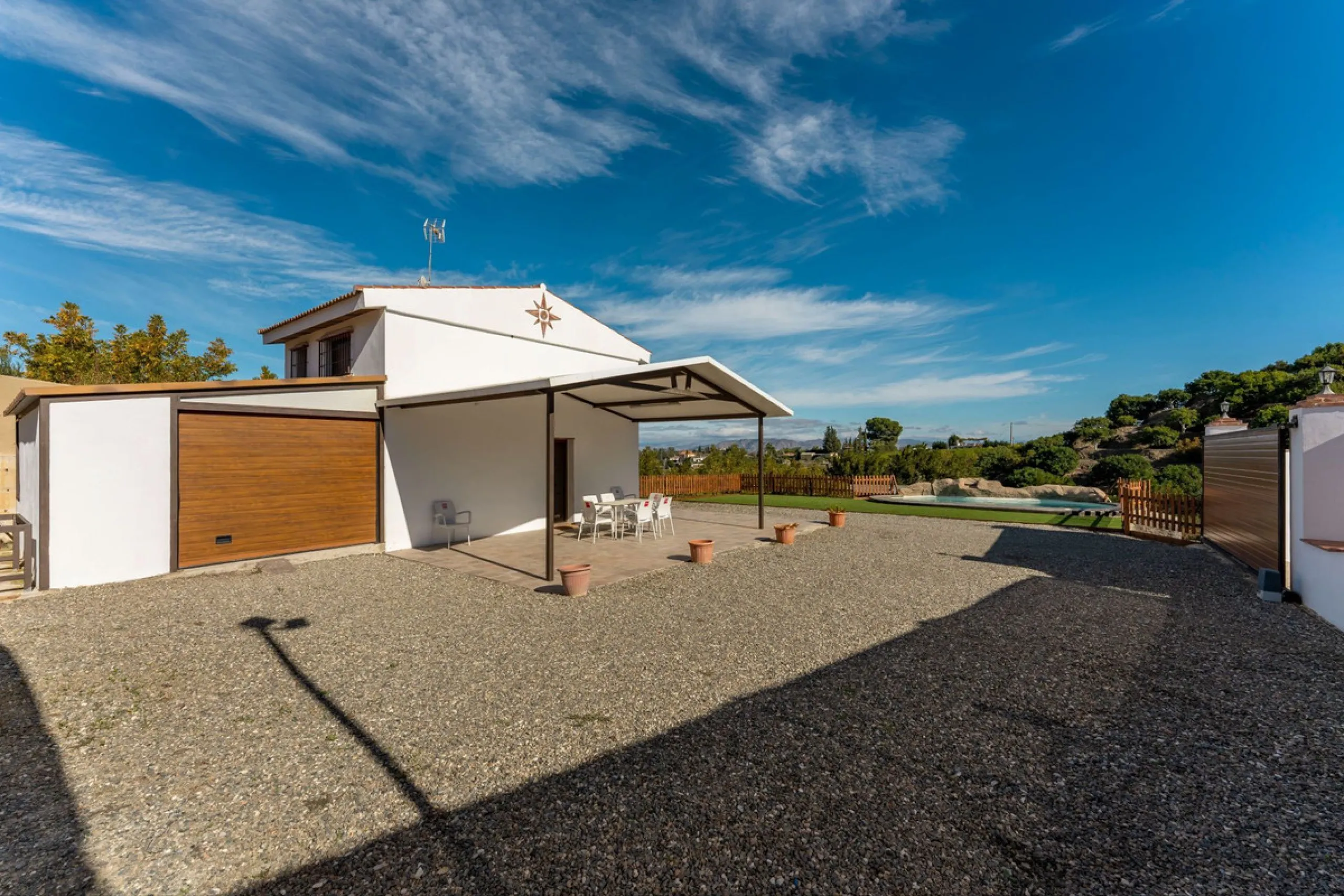 House - Finca - Cortijo в продаже в Coín, Málaga. В доме 3 спален и 2 ванных комнат. Площадь дома 71 м². Площадь участка 929 м²
