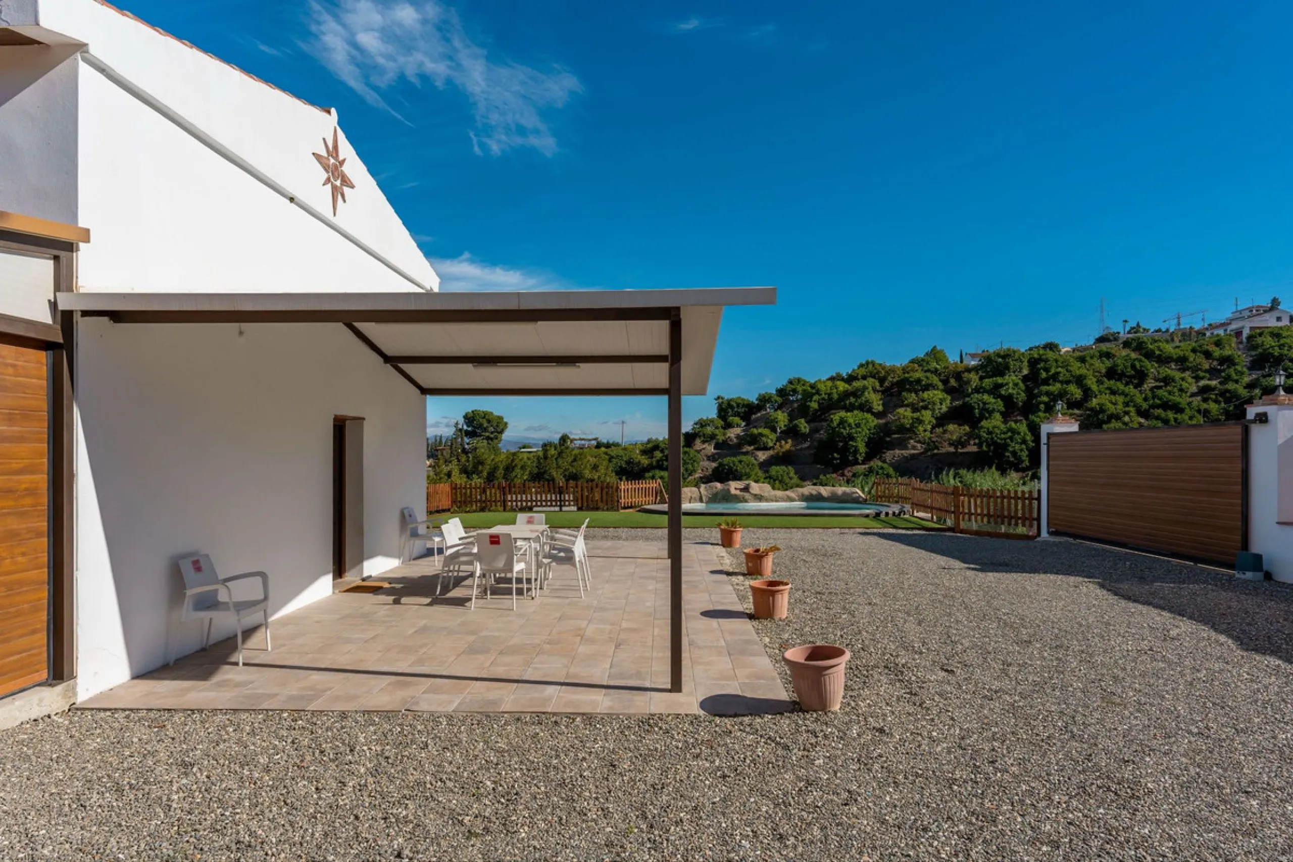 House - Finca - Cortijo в продаже в Coín, Málaga. В доме 3 спален и 2 ванных комнат. Площадь дома 71 м². Площадь участка 929 м²