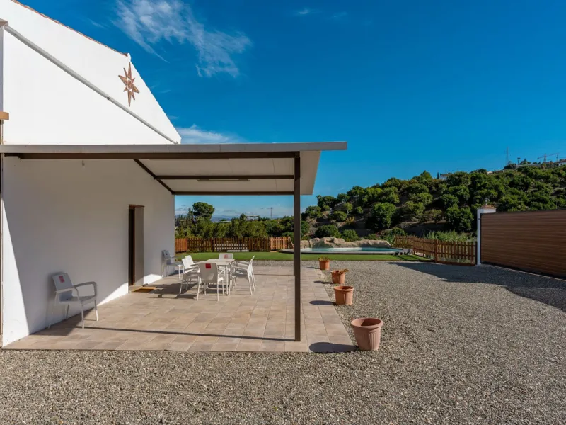 House - Finca - Cortijo в продаже в Coín, Málaga. В доме 3 спален и 2 ванных комнат. Площадь дома 71 м². Площадь участка 929 м²