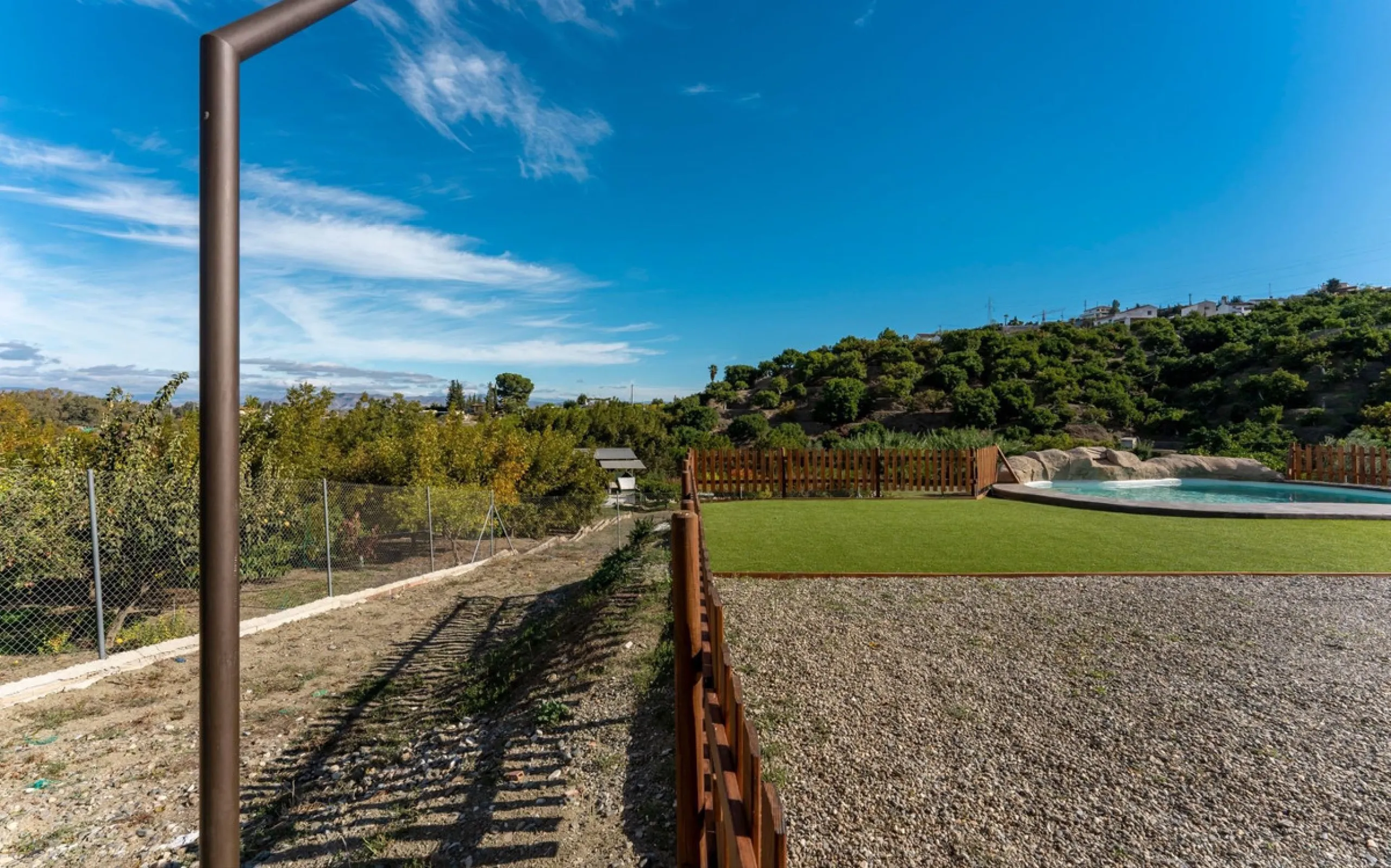 House - Finca - Cortijo в продаже в Coín, Málaga. В доме 3 спален и 2 ванных комнат. Площадь дома 71 м². Площадь участка 929 м²