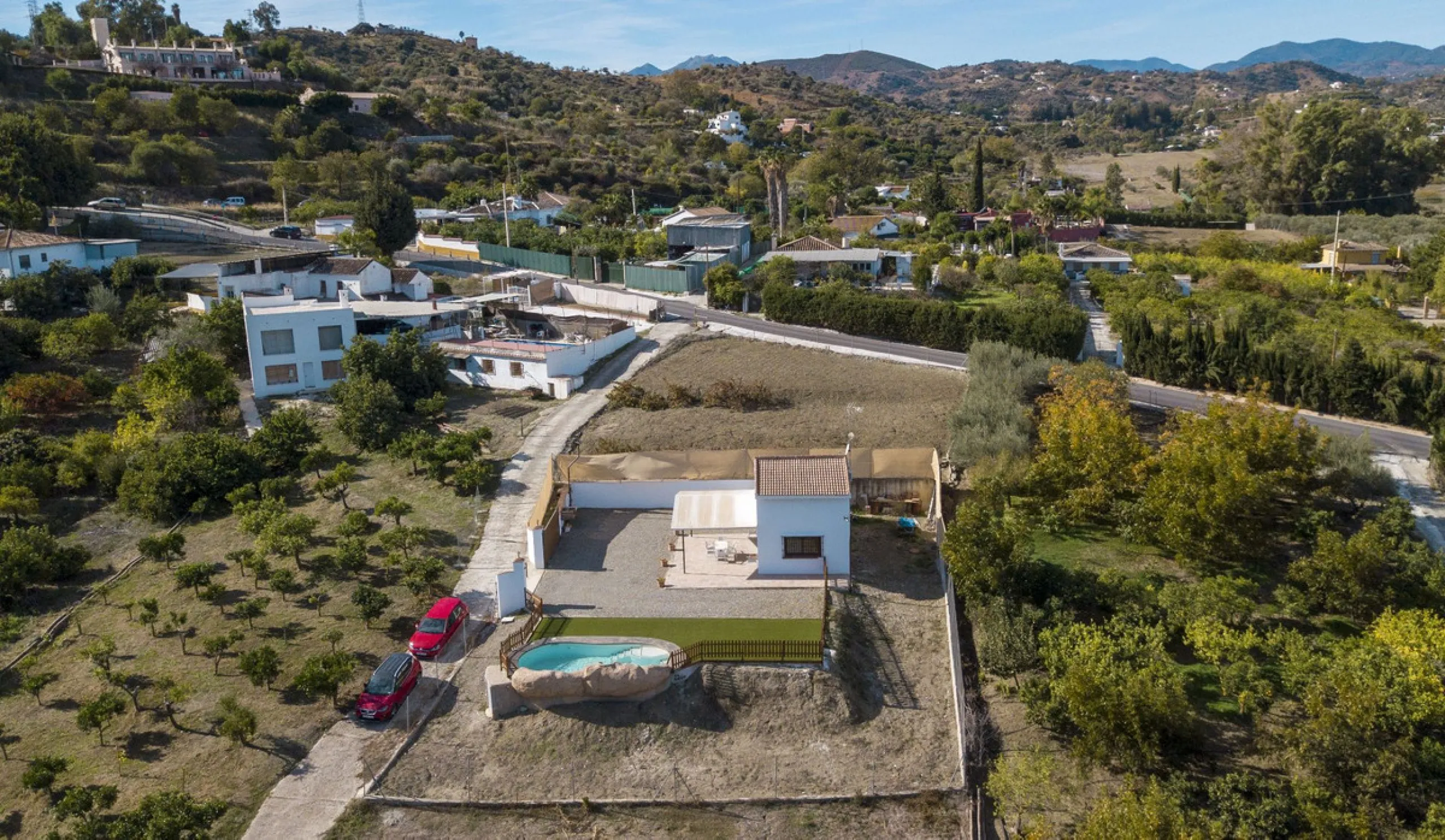 House - Finca - Cortijo в продаже в Coín, Málaga. В доме 3 спален и 2 ванных комнат. Площадь дома 71 м². Площадь участка 929 м²