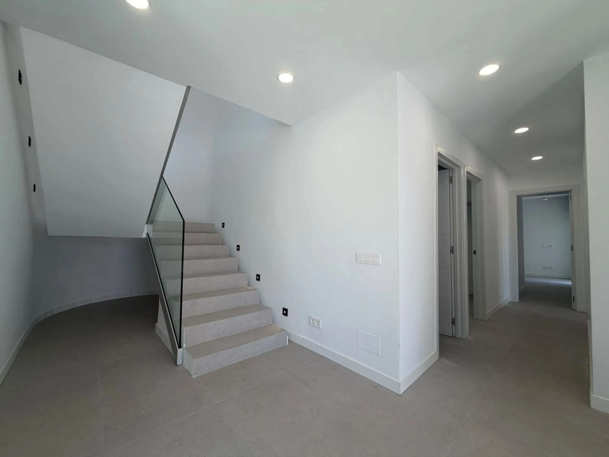 This elegant villa offers a perfect blend of comfort, space, and modern design, ideal for those seeking a refined yet relaxed lifestyle in a highly desirable neighbourhood. Located close to the international school, it's perfect for families looking for c
