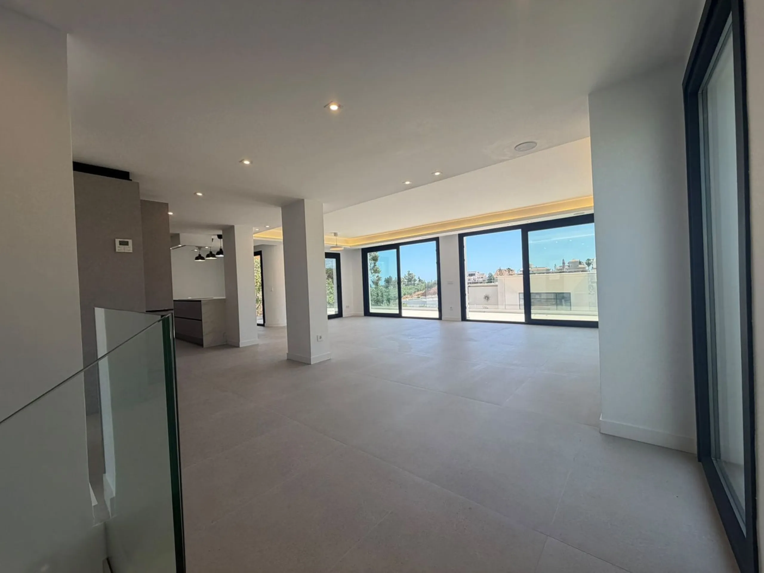 This elegant villa offers a perfect blend of comfort, space, and modern design, ideal for those seeking a refined yet relaxed lifestyle in a highly desirable neighbourhood. Located close to the international school, it's perfect for families looking for c