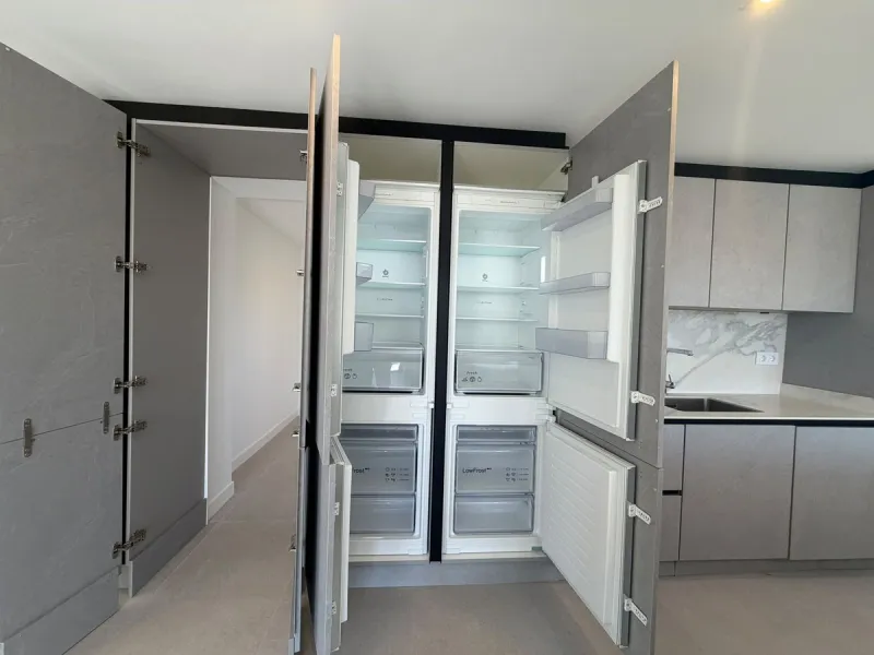 This elegant villa offers a perfect blend of comfort, space, and modern design, ideal for those seeking a refined yet relaxed lifestyle in a highly desirable neighbourhood. Located close to the international school, it's perfect for families looking for c