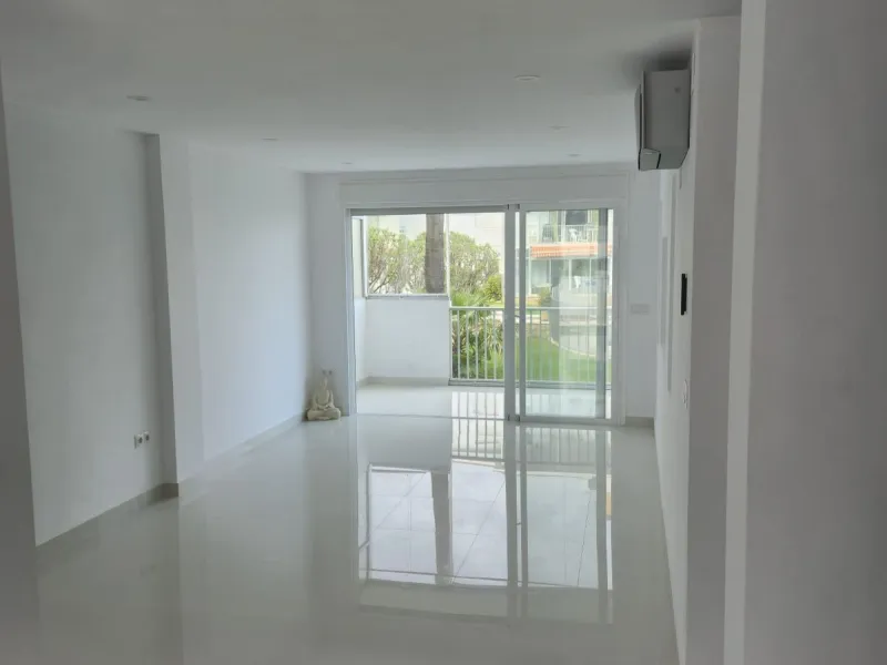 **Apartment for Sale in Los Boliches - Your New Home by the Sea!**
