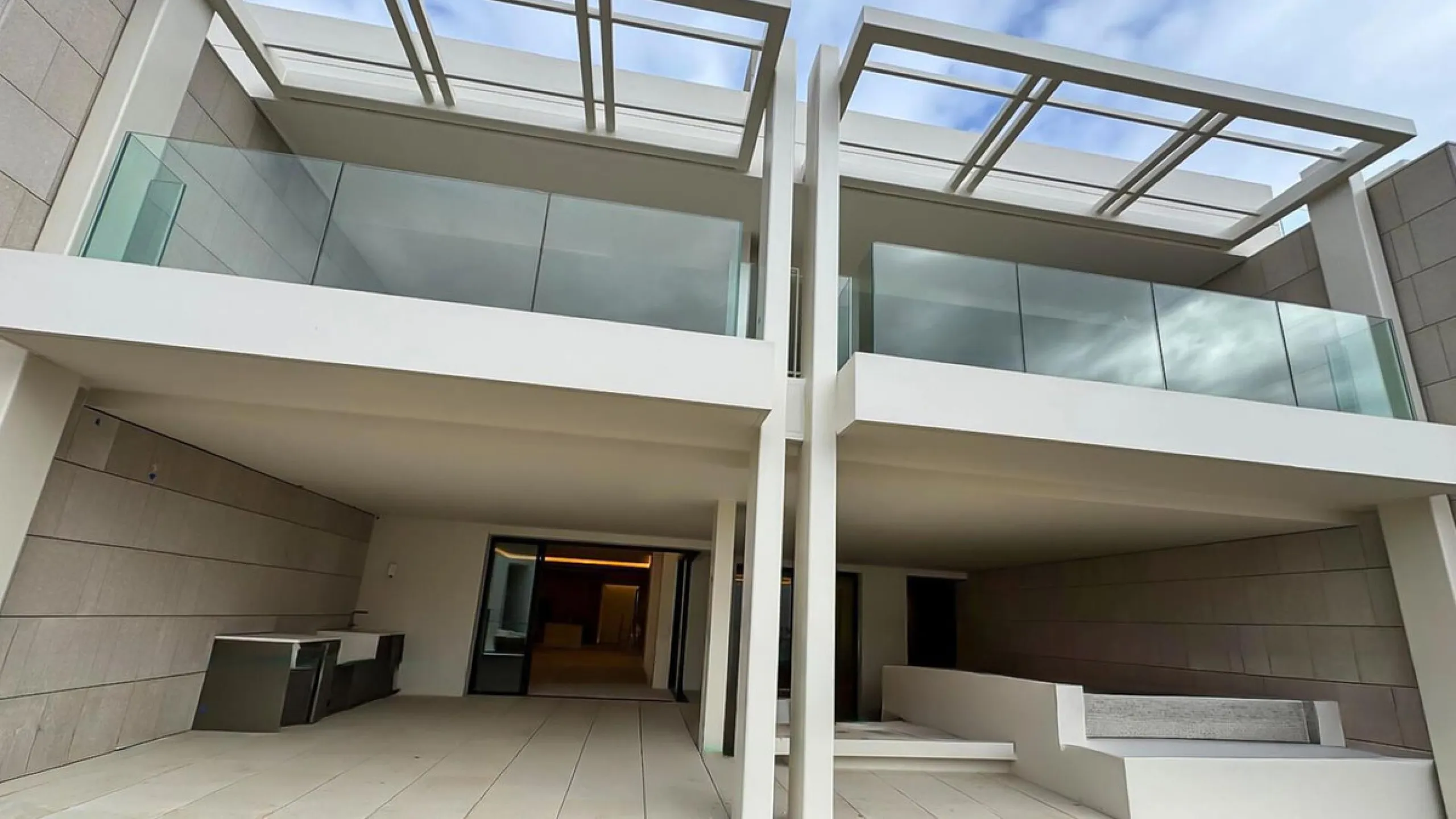 Beachfront Luxury Asset | Uno Residences Marbella | Marbella