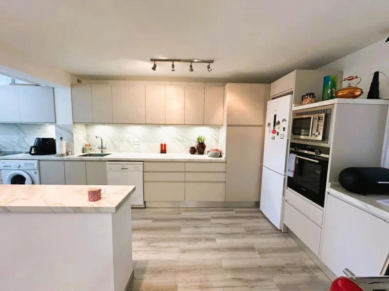 Prime location & excellent amenities, this ground floor 3 bedroom apartment is situated in the sought-after Los Naranjos de Marbella, within the prestigious area of Nueva Andalucia, Marbella. Benefiting from close proximity to a variety of amenities, incl