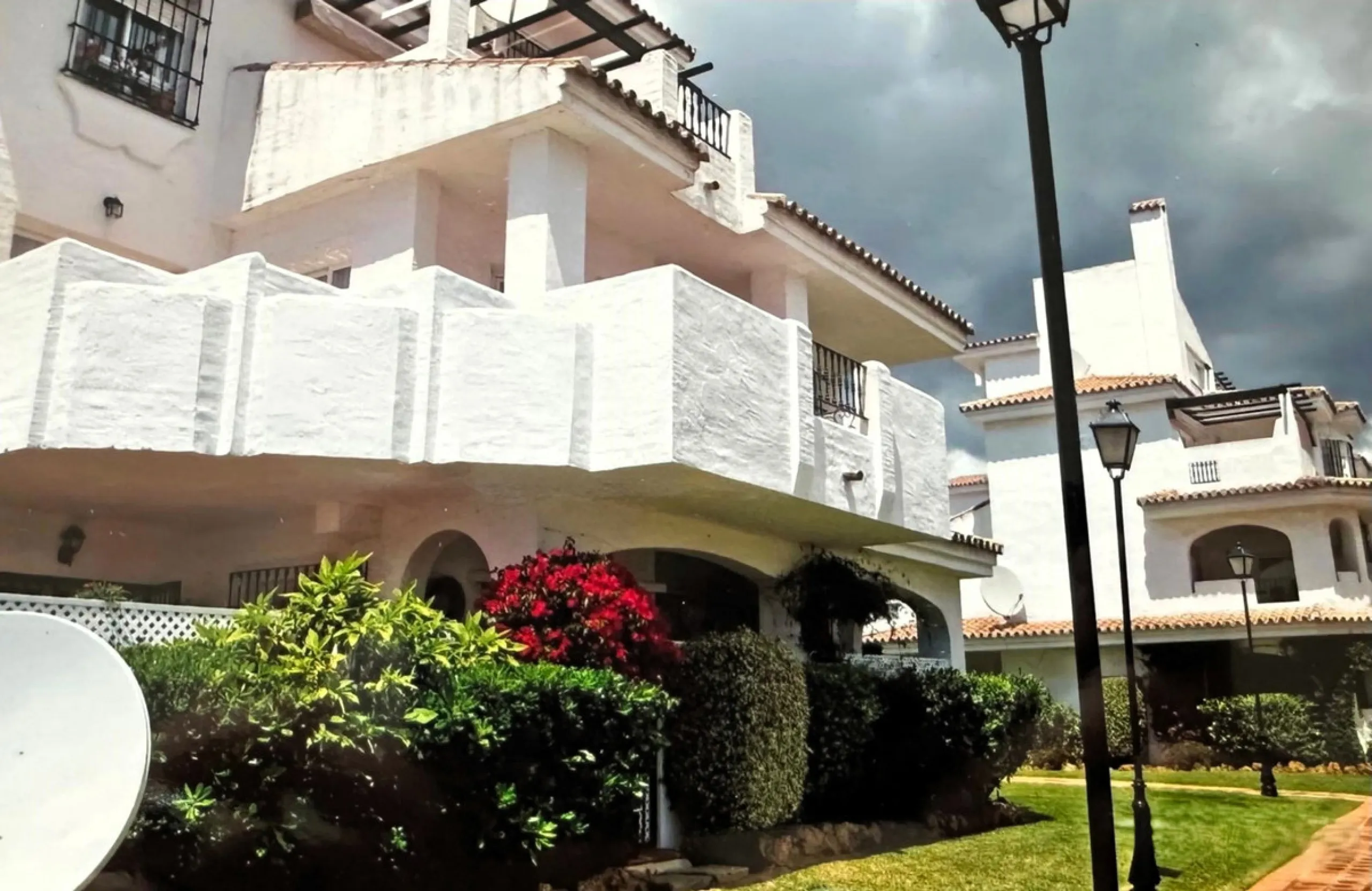 Prime location & excellent amenities, this ground floor 3 bedroom apartment is situated in the sought-after Los Naranjos de Marbella, within the prestigious area of Nueva Andalucia, Marbella. Benefiting from close proximity to a variety of amenities, incl