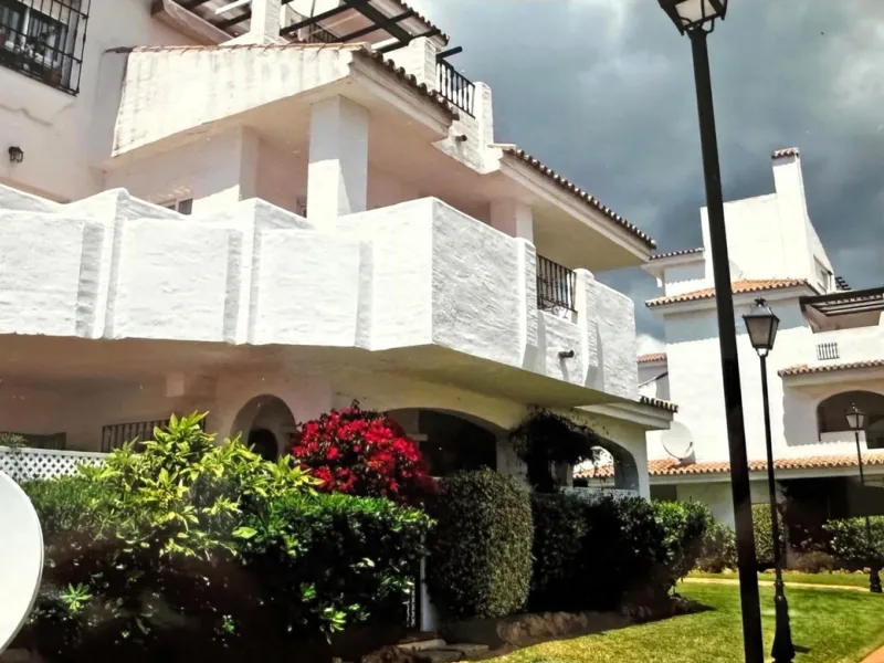 Prime location & excellent amenities, this ground floor 3 bedroom apartment is situated in the sought-after Los Naranjos de Marbella, within the prestigious area of Nueva Andalucia, Marbella. Benefiting from close proximity to a variety of amenities, incl