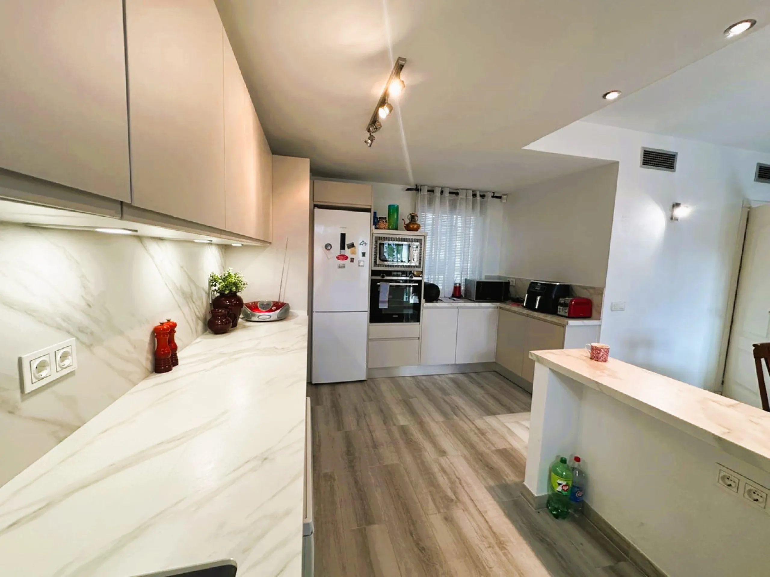 Prime location & excellent amenities, this ground floor 3 bedroom apartment is situated in the sought-after Los Naranjos de Marbella, within the prestigious area of Nueva Andalucia, Marbella. Benefiting from close proximity to a variety of amenities, incl