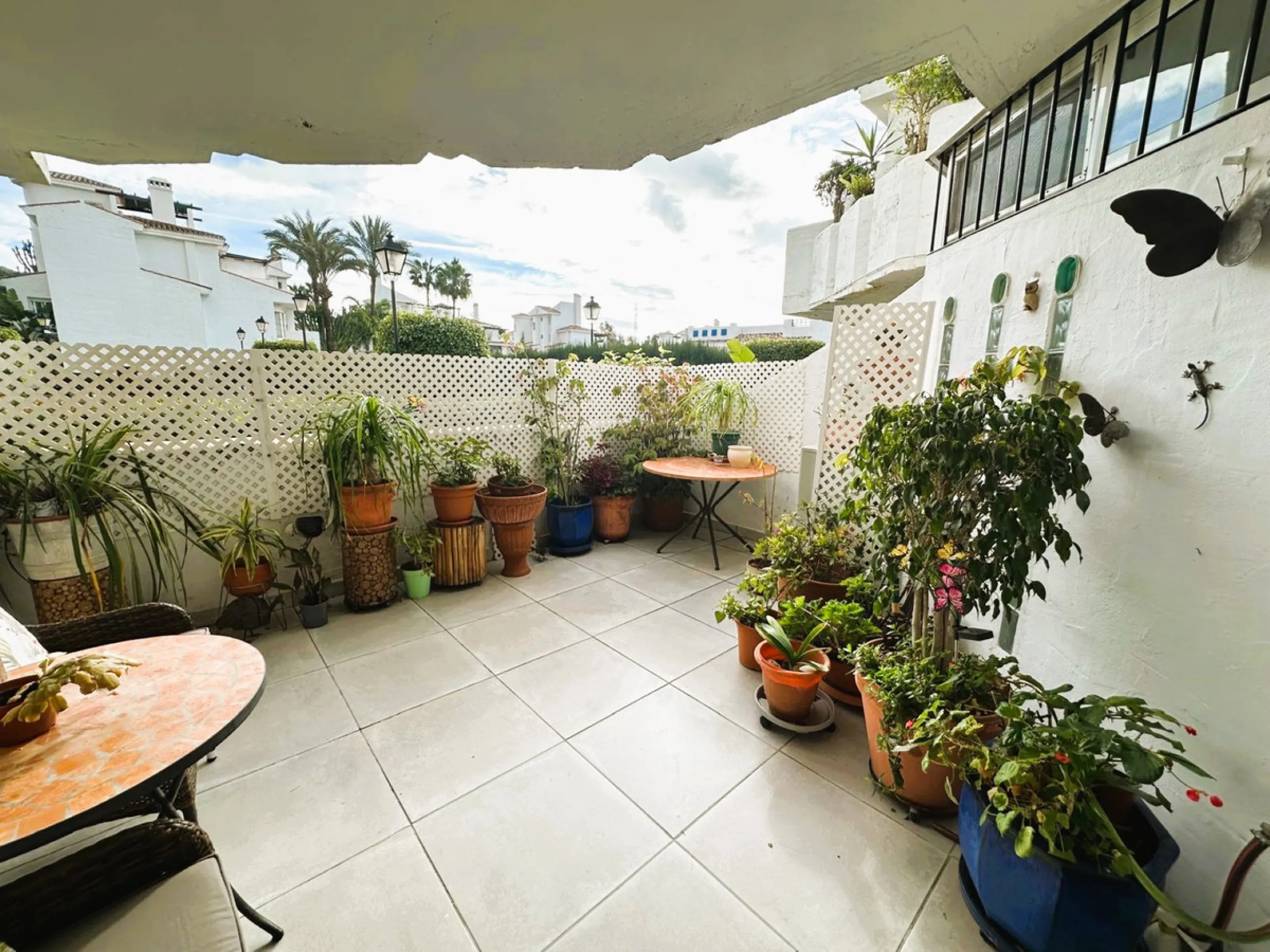 Prime location & excellent amenities, this ground floor 3 bedroom apartment is situated in the sought-after Los Naranjos de Marbella, within the prestigious area of Nueva Andalucia, Marbella. Benefiting from close proximity to a variety of amenities, incl