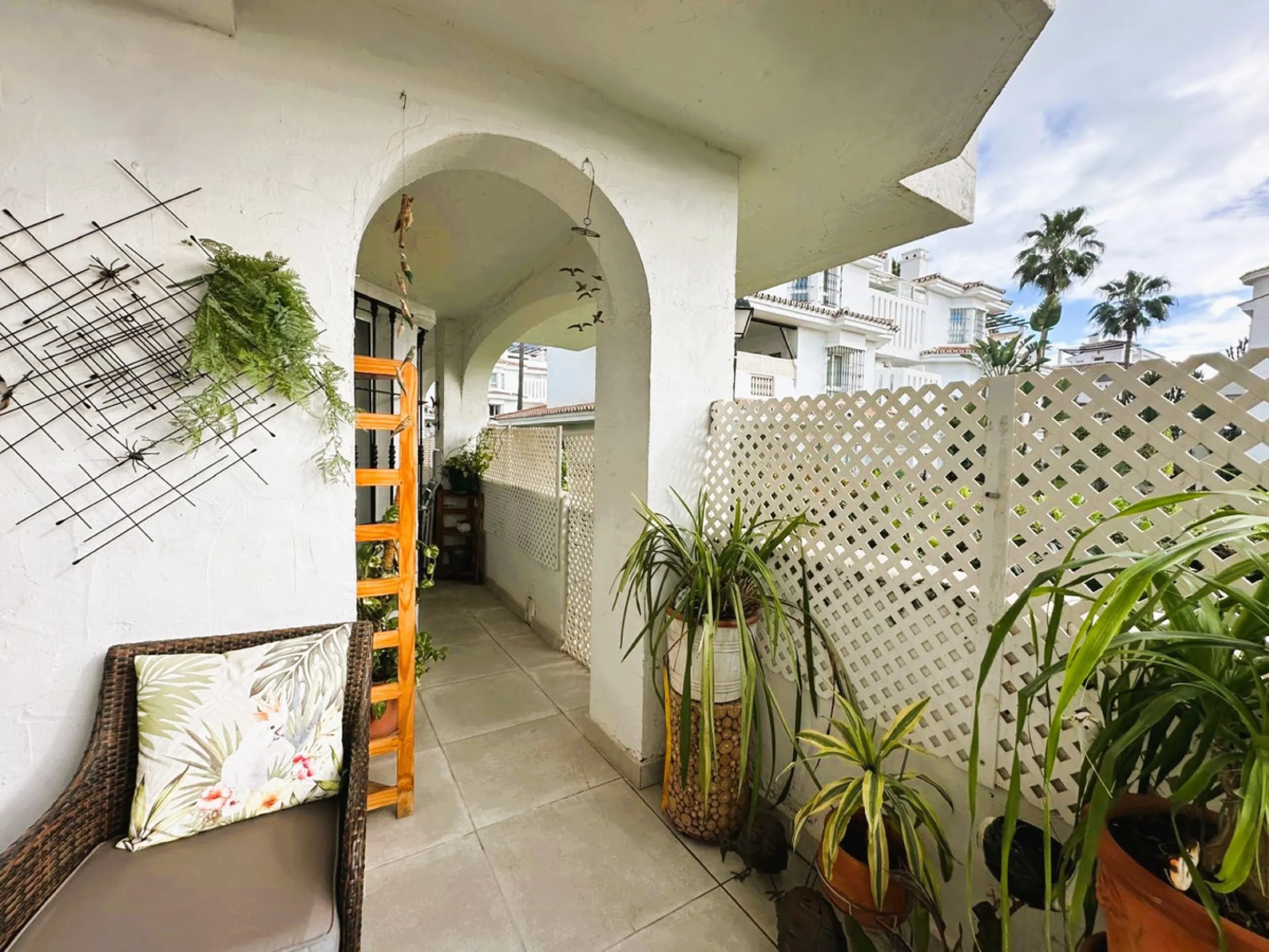 Prime location & excellent amenities, this ground floor 3 bedroom apartment is situated in the sought-after Los Naranjos de Marbella, within the prestigious area of Nueva Andalucia, Marbella. Benefiting from close proximity to a variety of amenities, incl