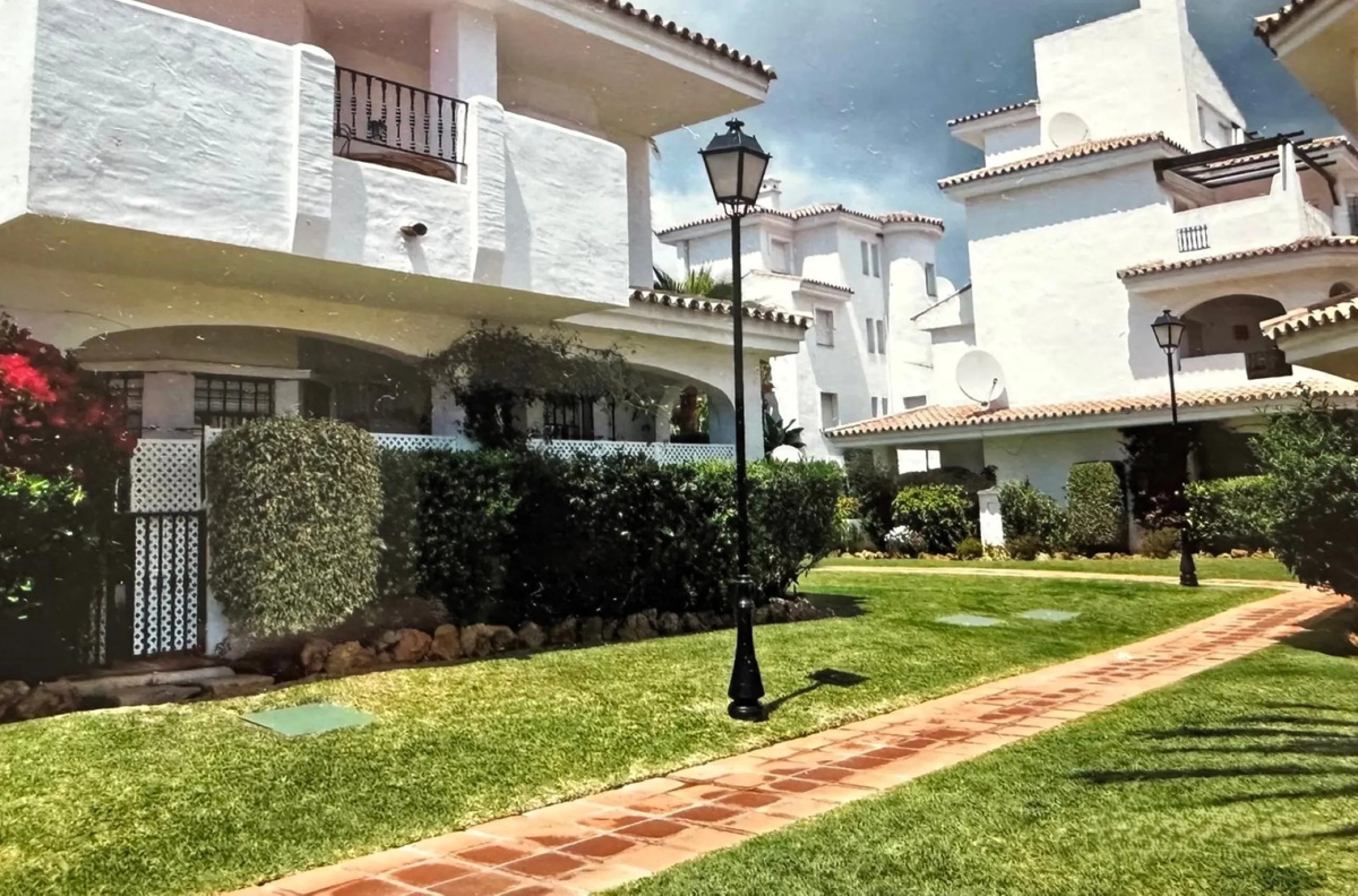 Prime location & excellent amenities, this ground floor 3 bedroom apartment is situated in the sought-after Los Naranjos de Marbella, within the prestigious area of Nueva Andalucia, Marbella. Benefiting from close proximity to a variety of amenities, incl
