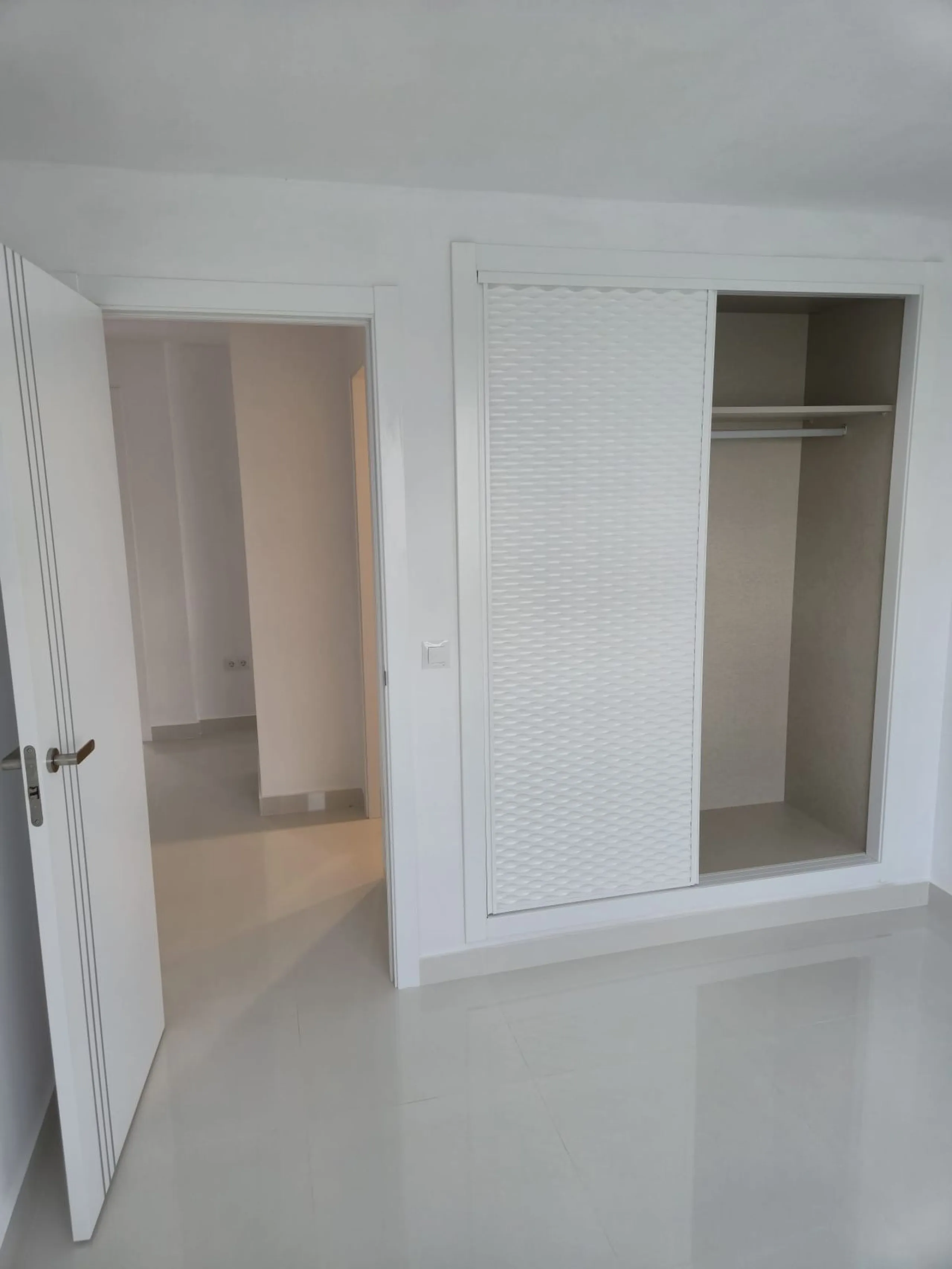 **Apartment for Sale in Los Boliches - Your New Home by the Sea!**