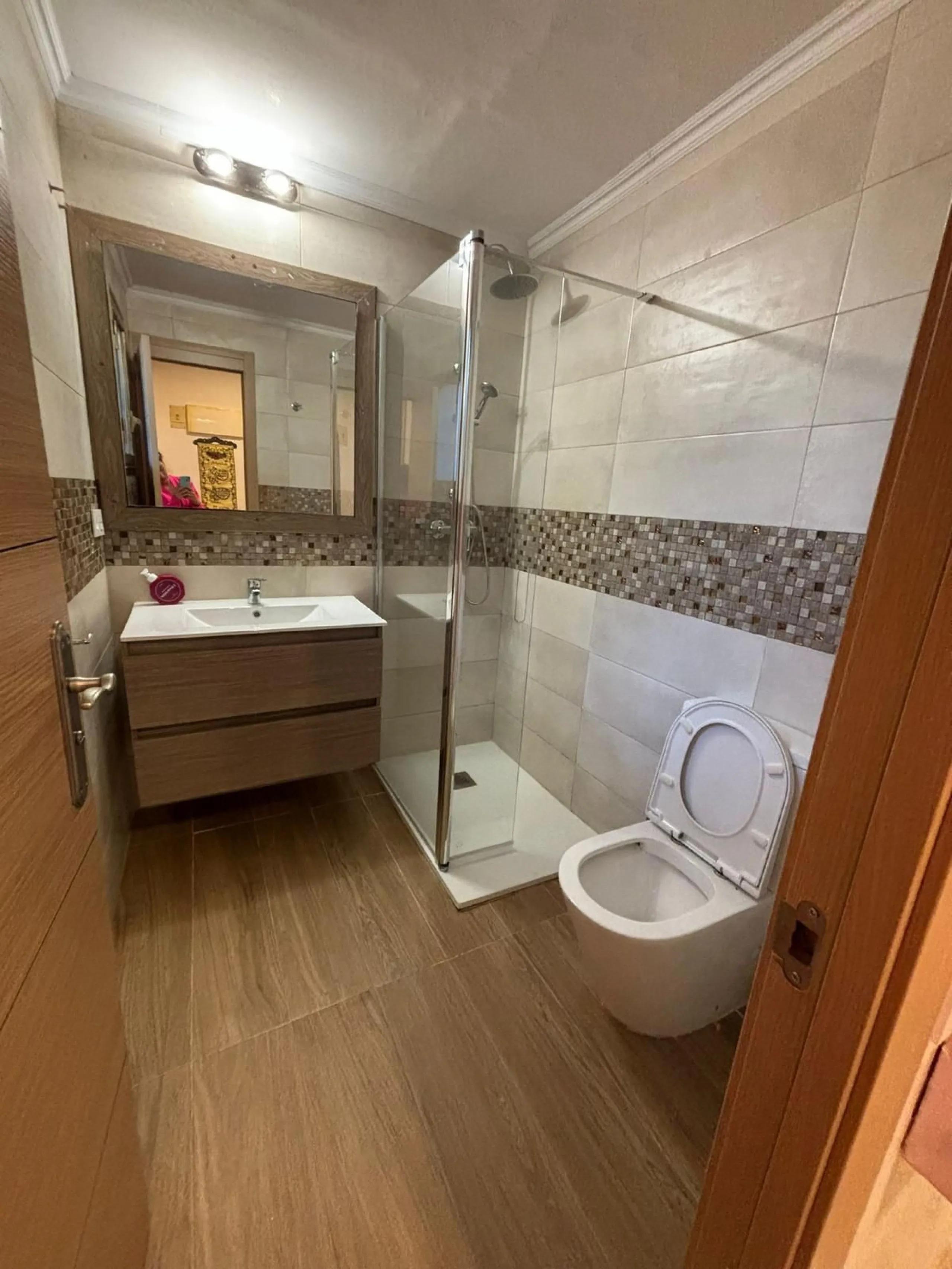 A beautiful three-storey townhouse for sale, located in one of the most pleasant and sought-after areas of Cancelada. The property stands out for its spaciousness, practical layout and peaceful atmosphere, making it perfect for families or anyone seeking 