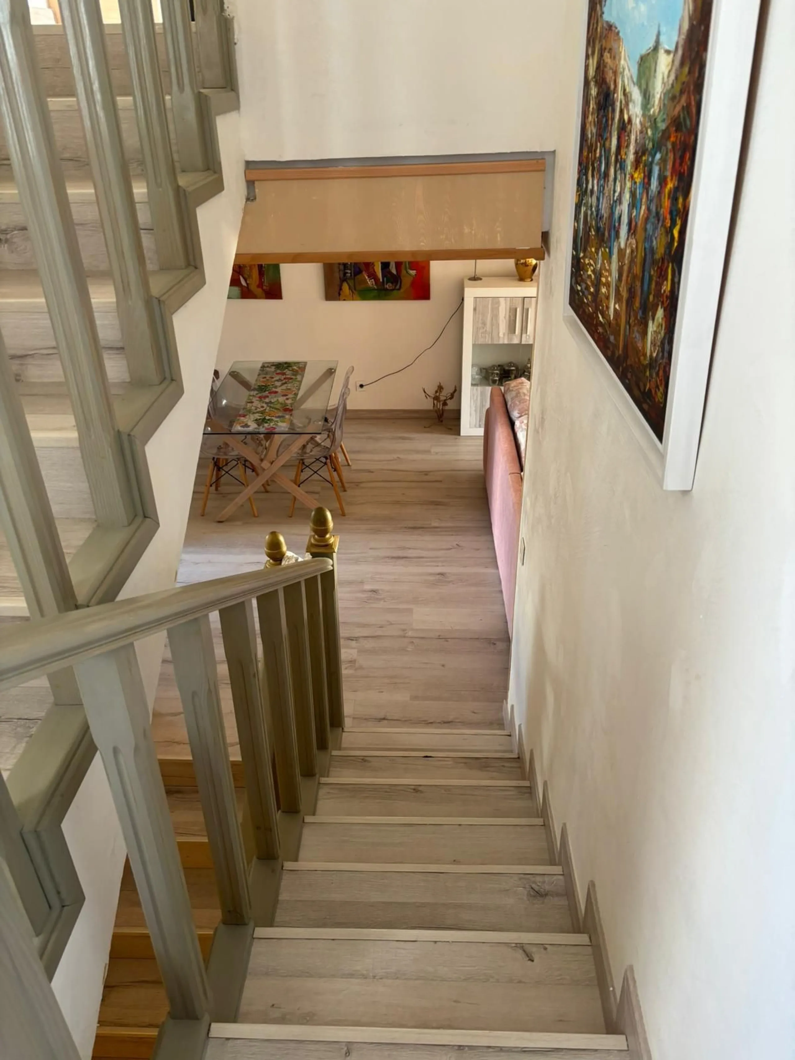 A beautiful three-storey townhouse for sale, located in one of the most pleasant and sought-after areas of Cancelada. The property stands out for its spaciousness, practical layout and peaceful atmosphere, making it perfect for families or anyone seeking 