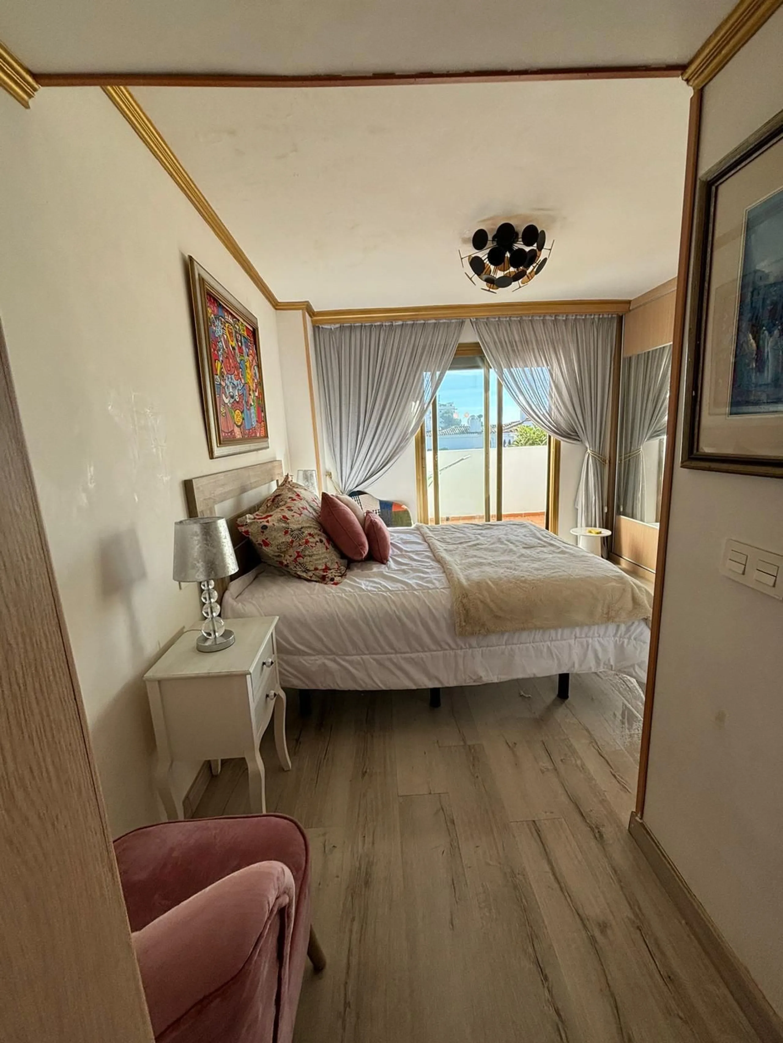 A beautiful three-storey townhouse for sale, located in one of the most pleasant and sought-after areas of Cancelada. The property stands out for its spaciousness, practical layout and peaceful atmosphere, making it perfect for families or anyone seeking 