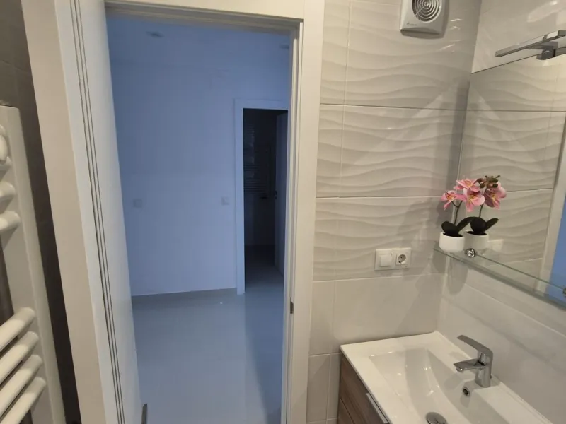 **Apartment for Sale in Los Boliches - Your New Home by the Sea!**